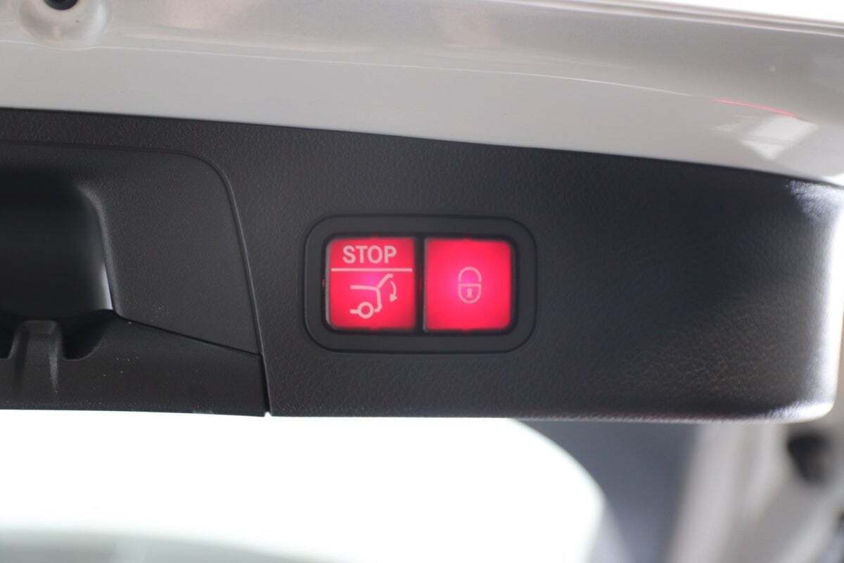 Hvid Mercedes EQA250 fra 2023