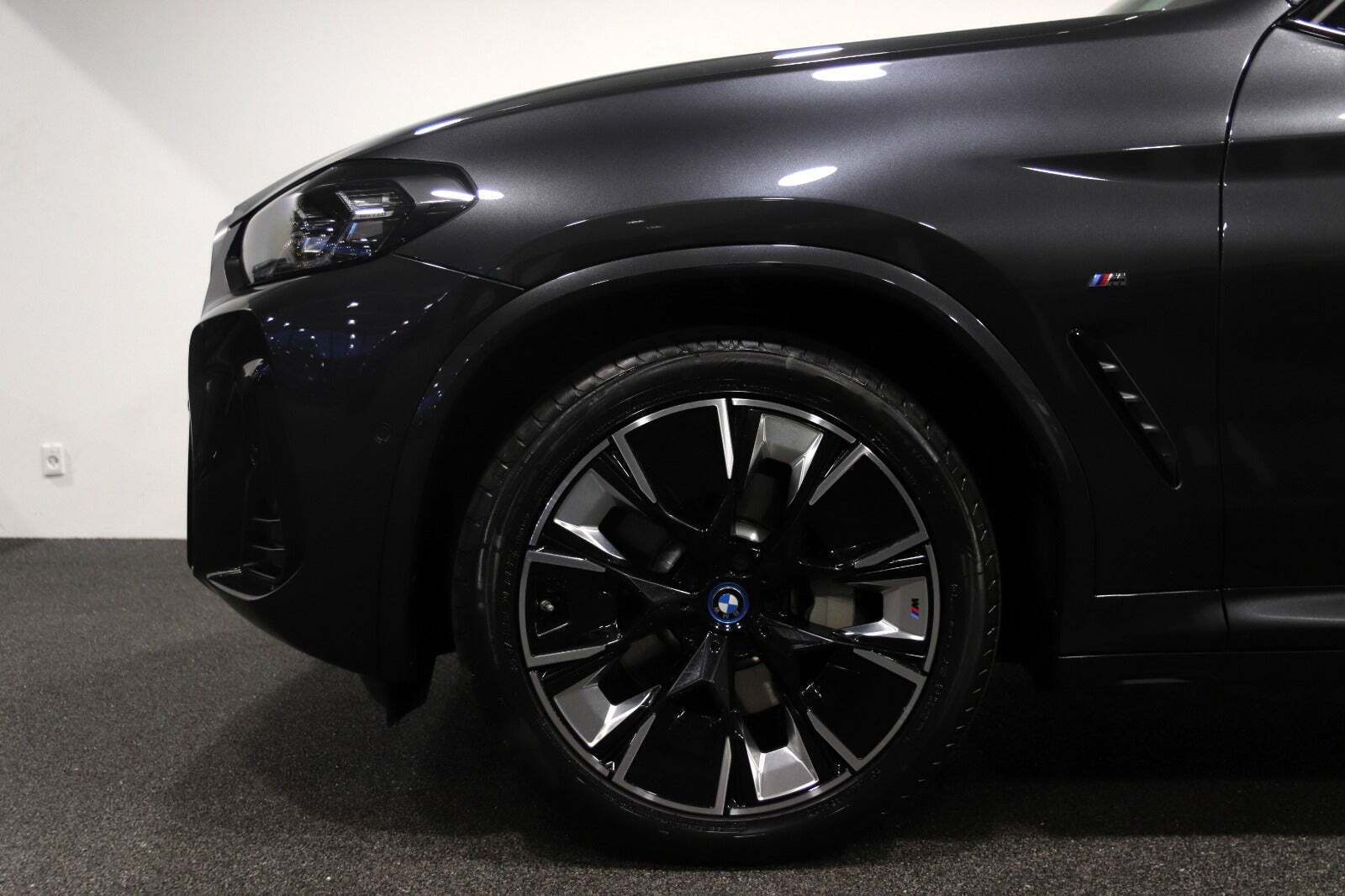 BMW iX3 Charged Plus M-Sport