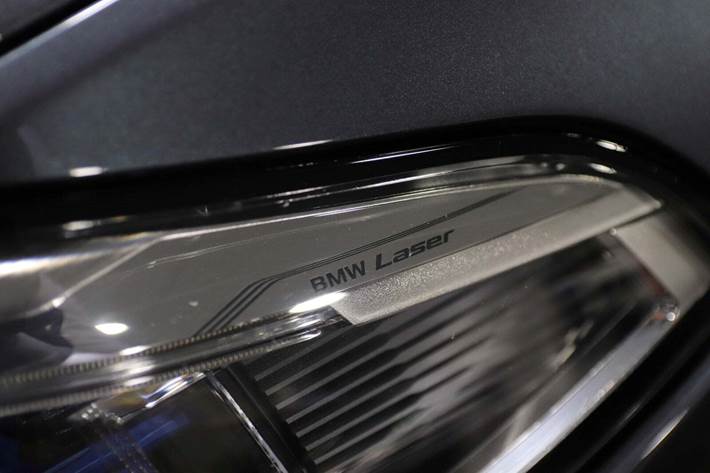 Grå BMW X5 fra 2021