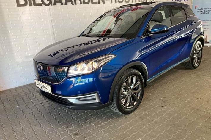 Blå Seres 3 fra 2022 set udefra