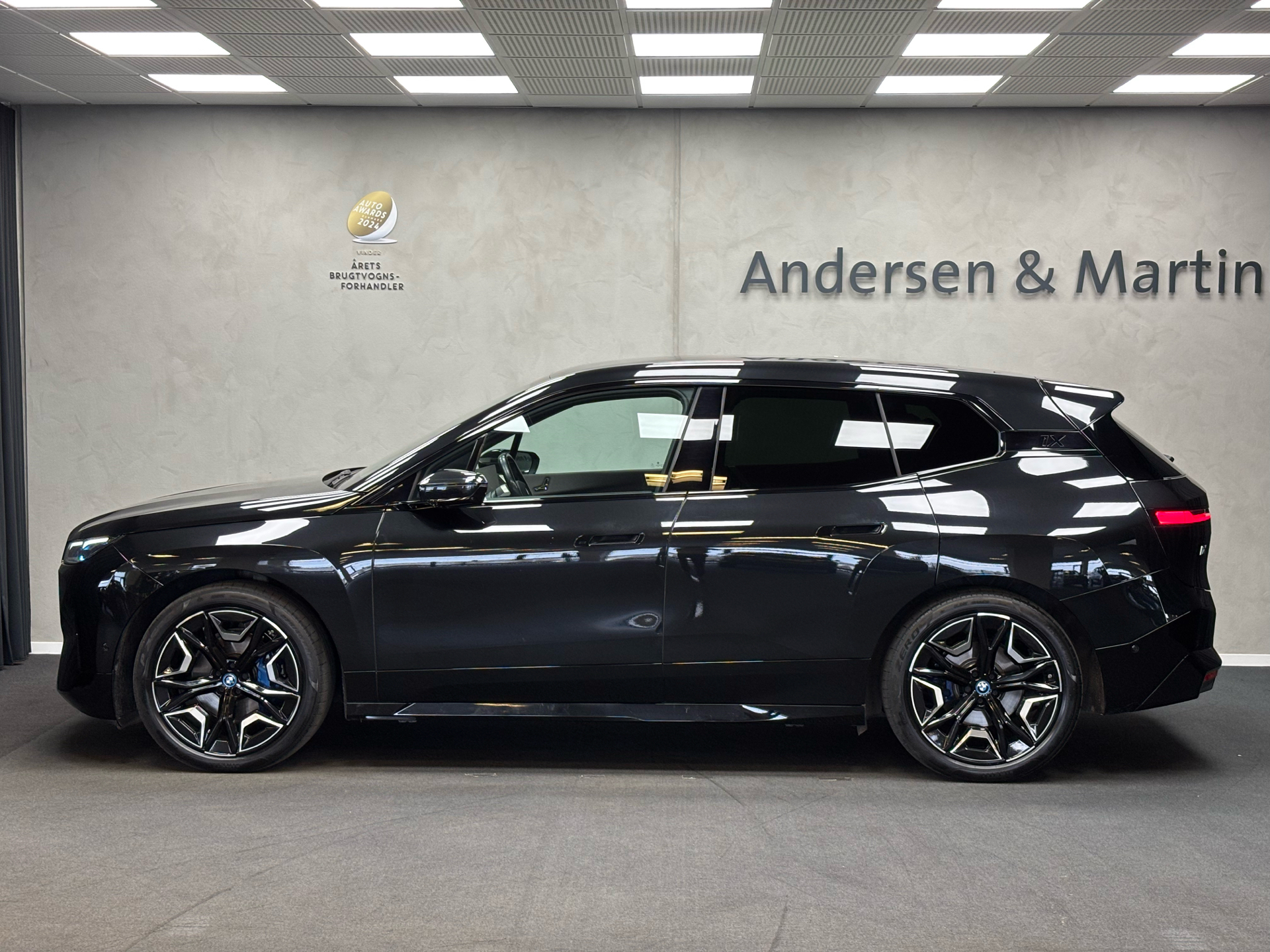 BMW iX 40 EL XDrive 326HK 5d Aut.