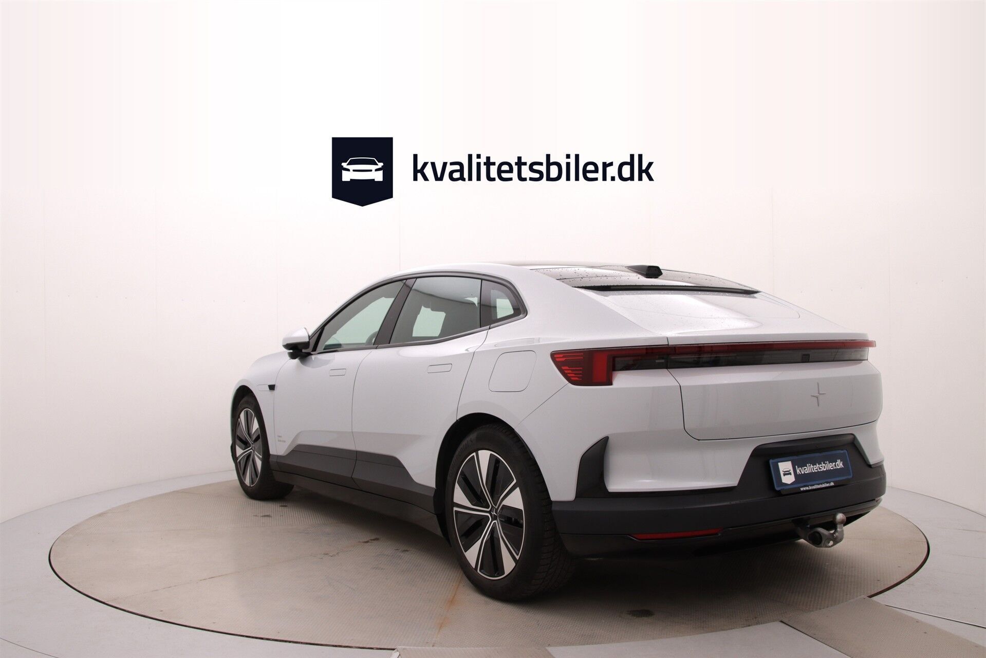Hvid Polestar 4 fra 2025