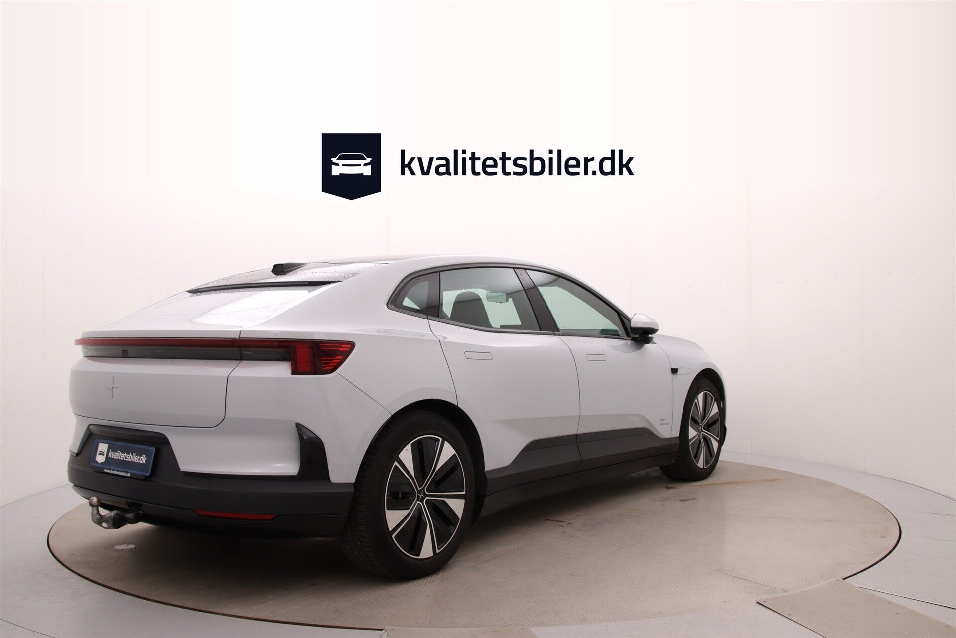 Hvid Polestar 4 fra 2025
