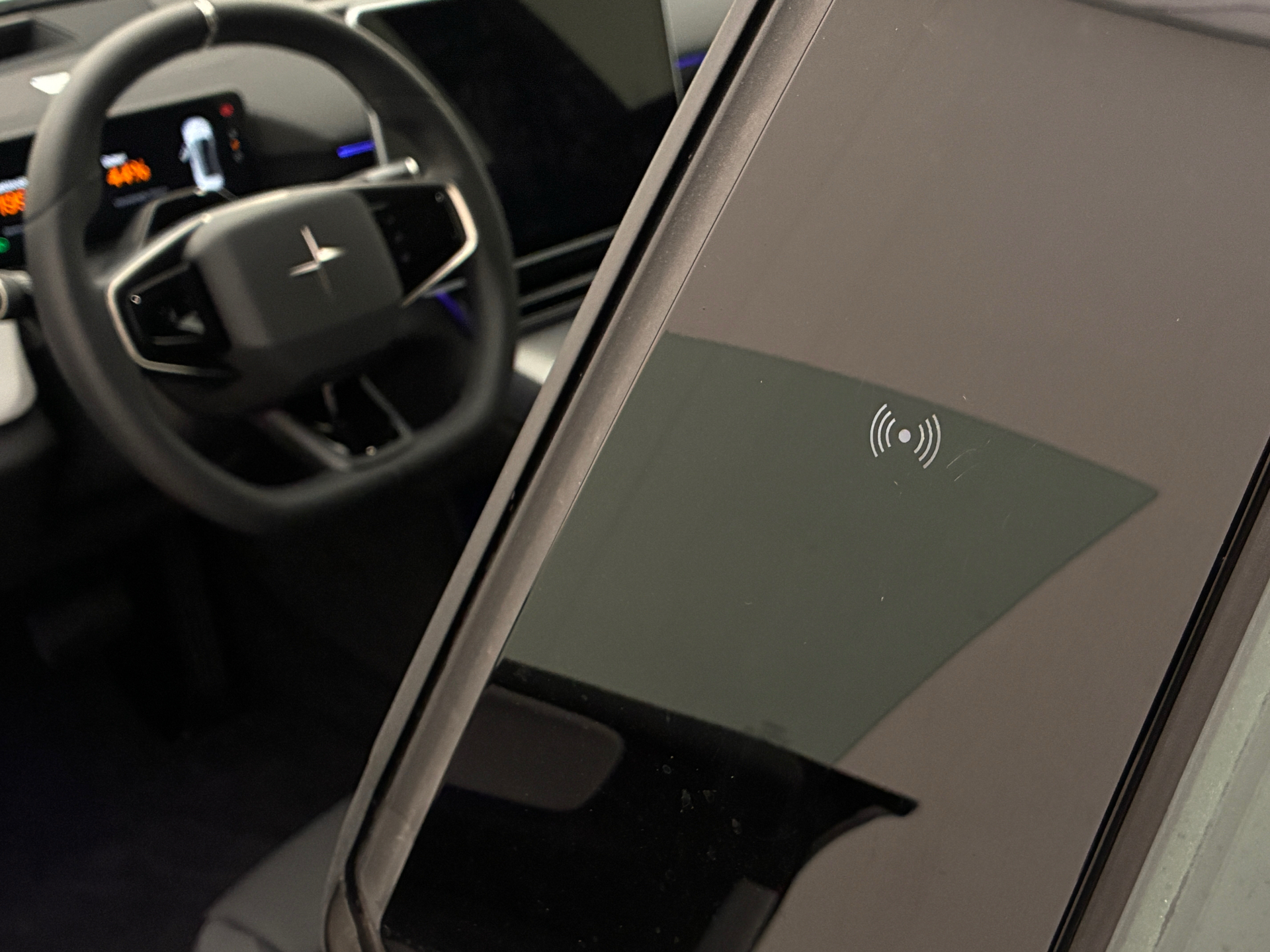 Hvid Polestar 4 fra 2025