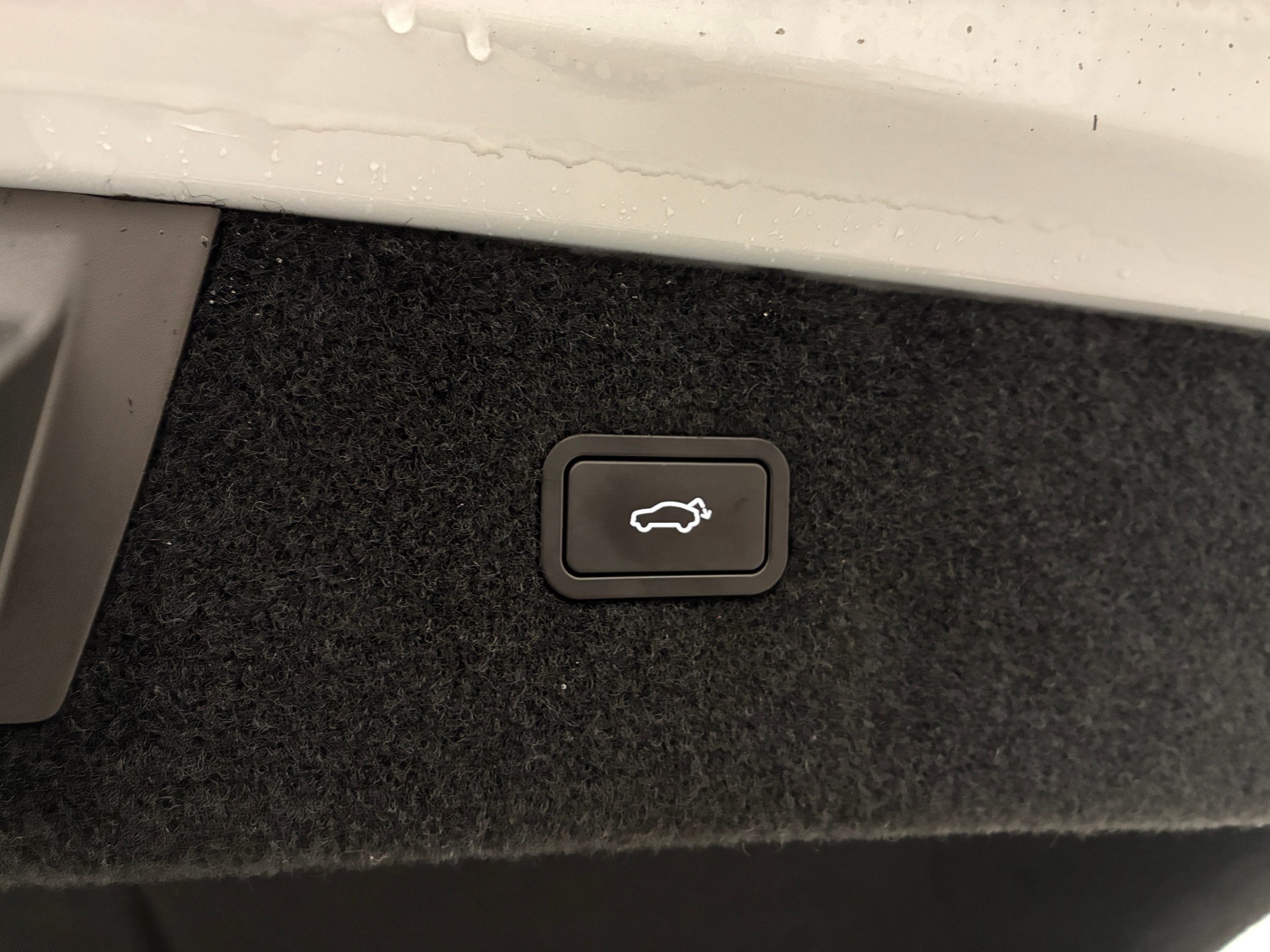 Hvid Polestar 4 fra 2025