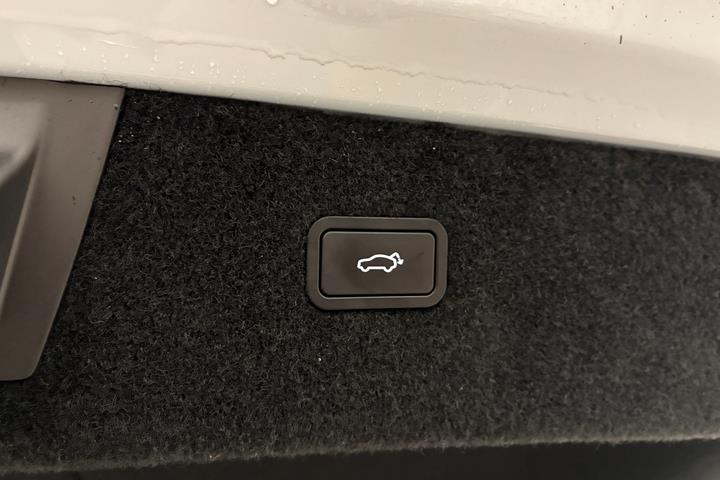 Hvid Polestar 4 fra 2025