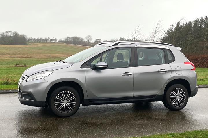 Grå Peugeot 2008 fra 2013