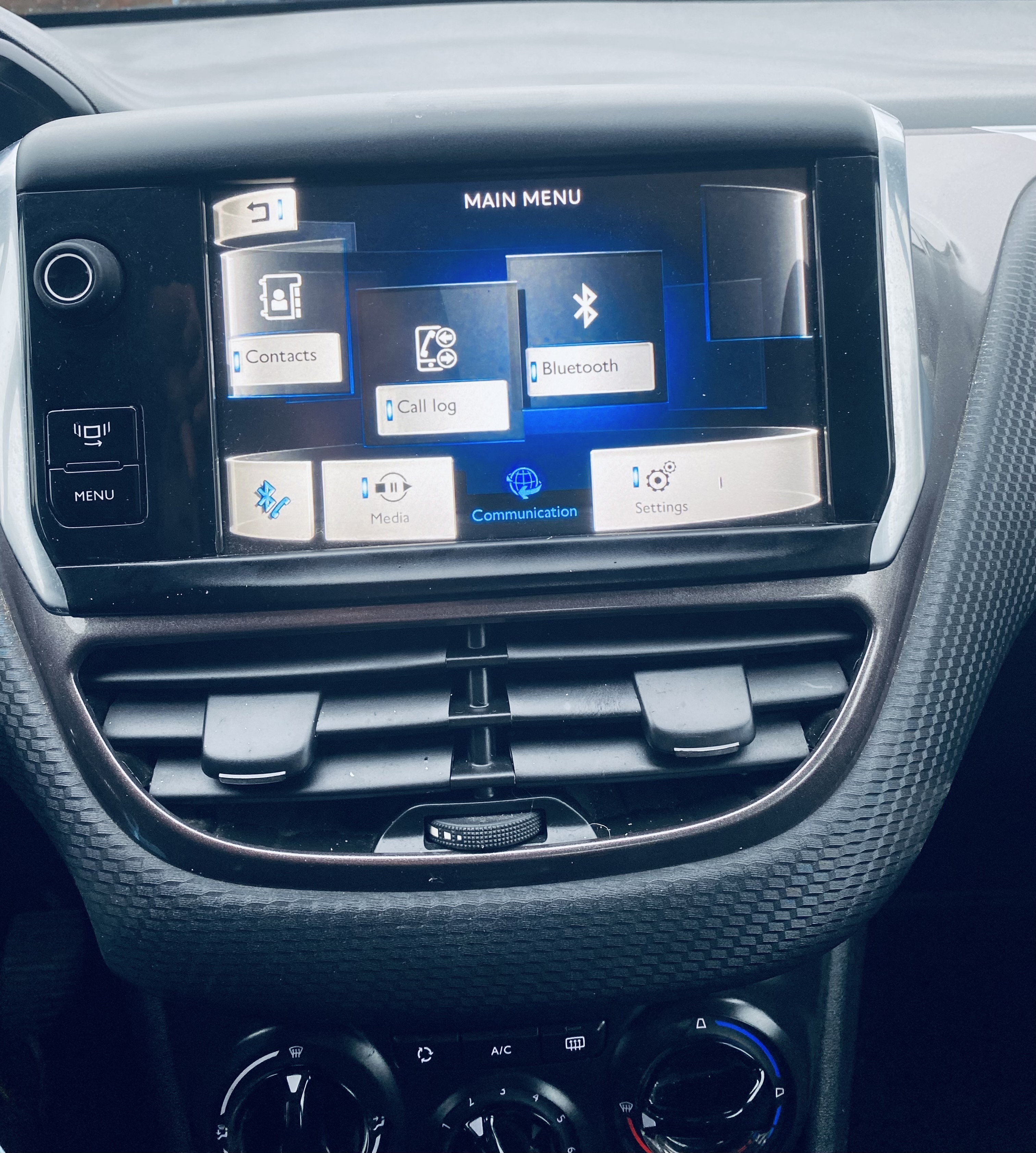 Grå Peugeot 2008 fra 2013