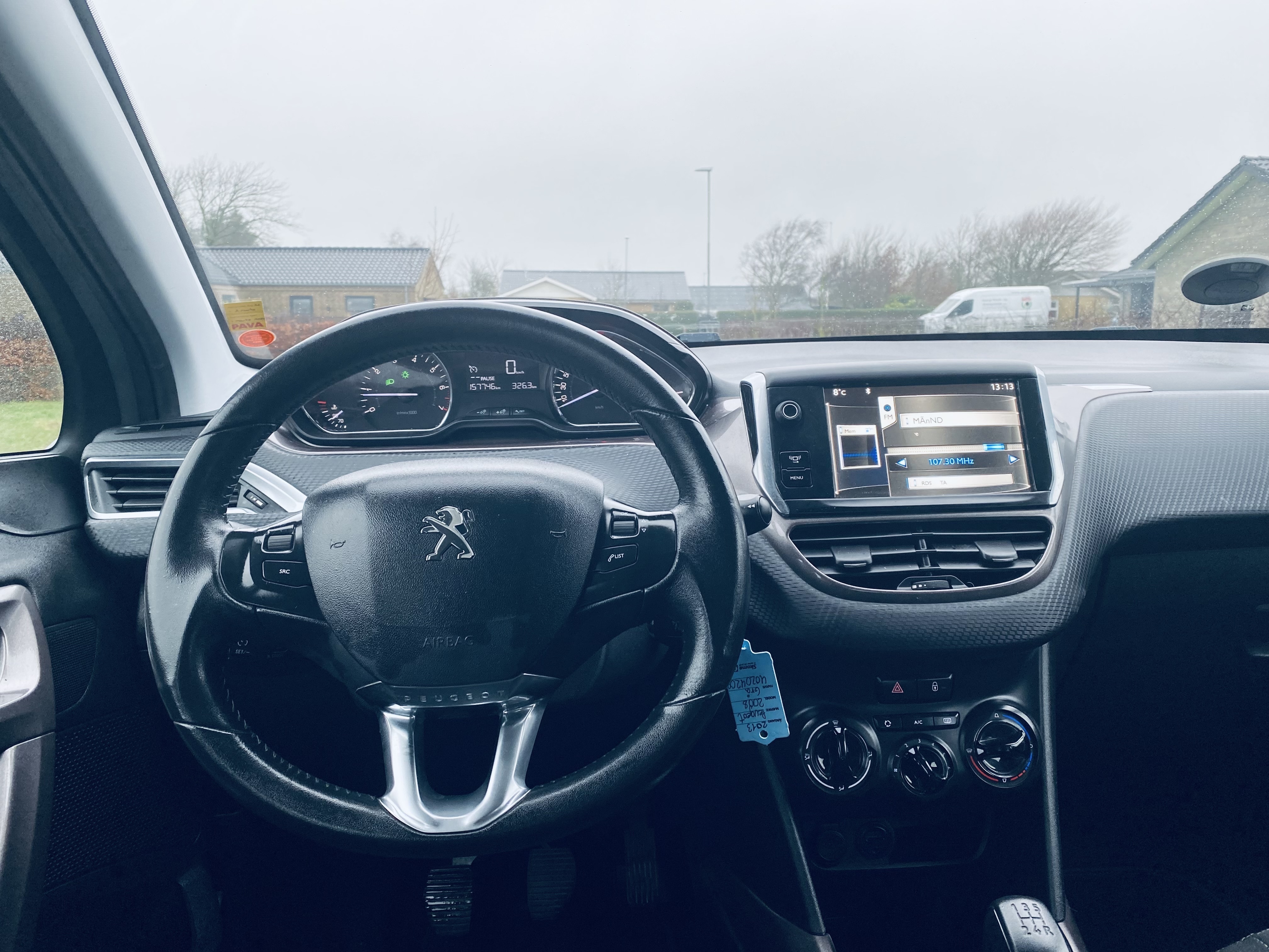 Grå Peugeot 2008 fra 2013