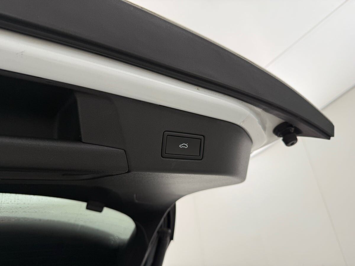 Hvid VW ID.4 fra 2021