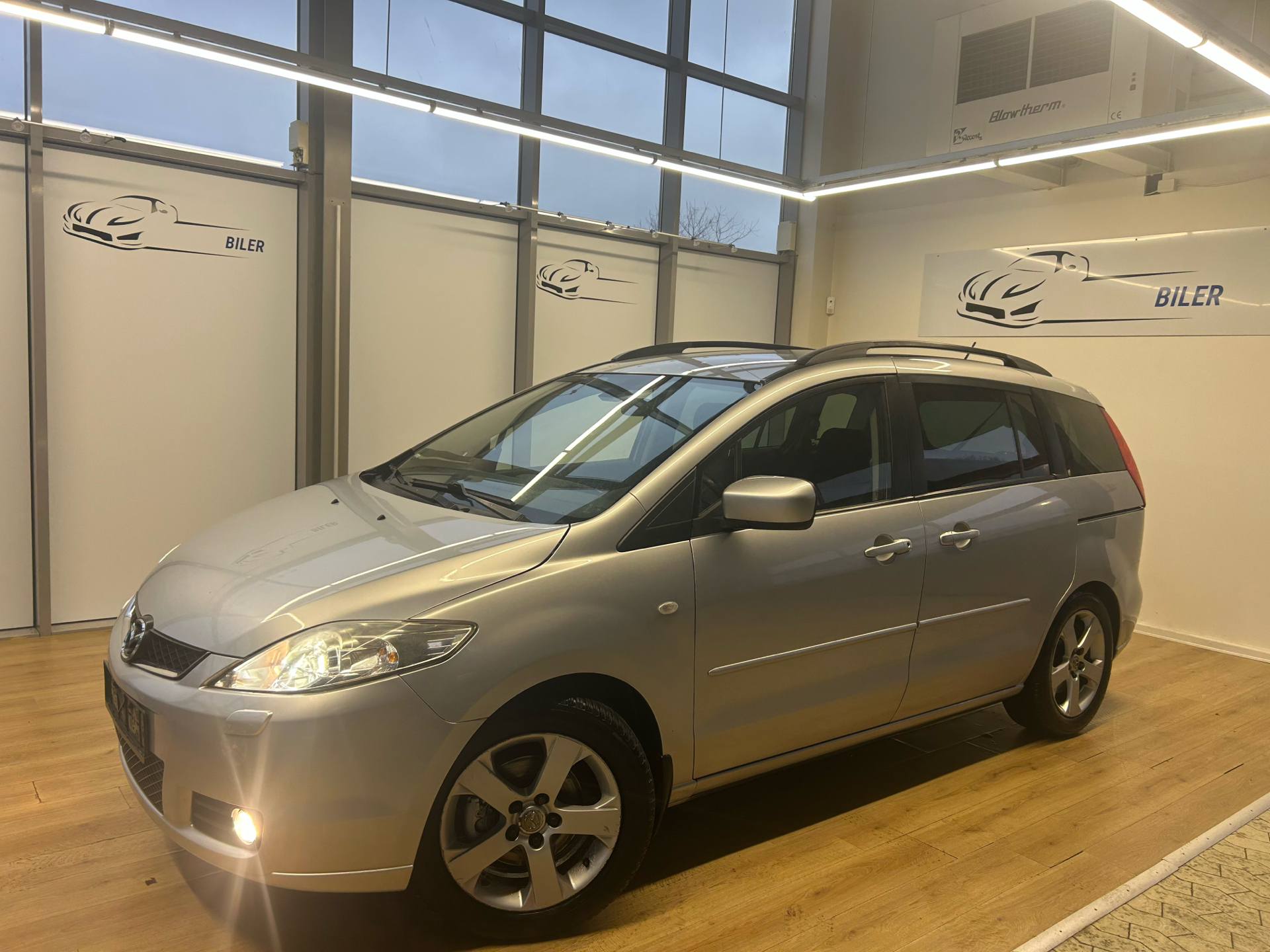 Mazda 5 2,0 Touring 145HK