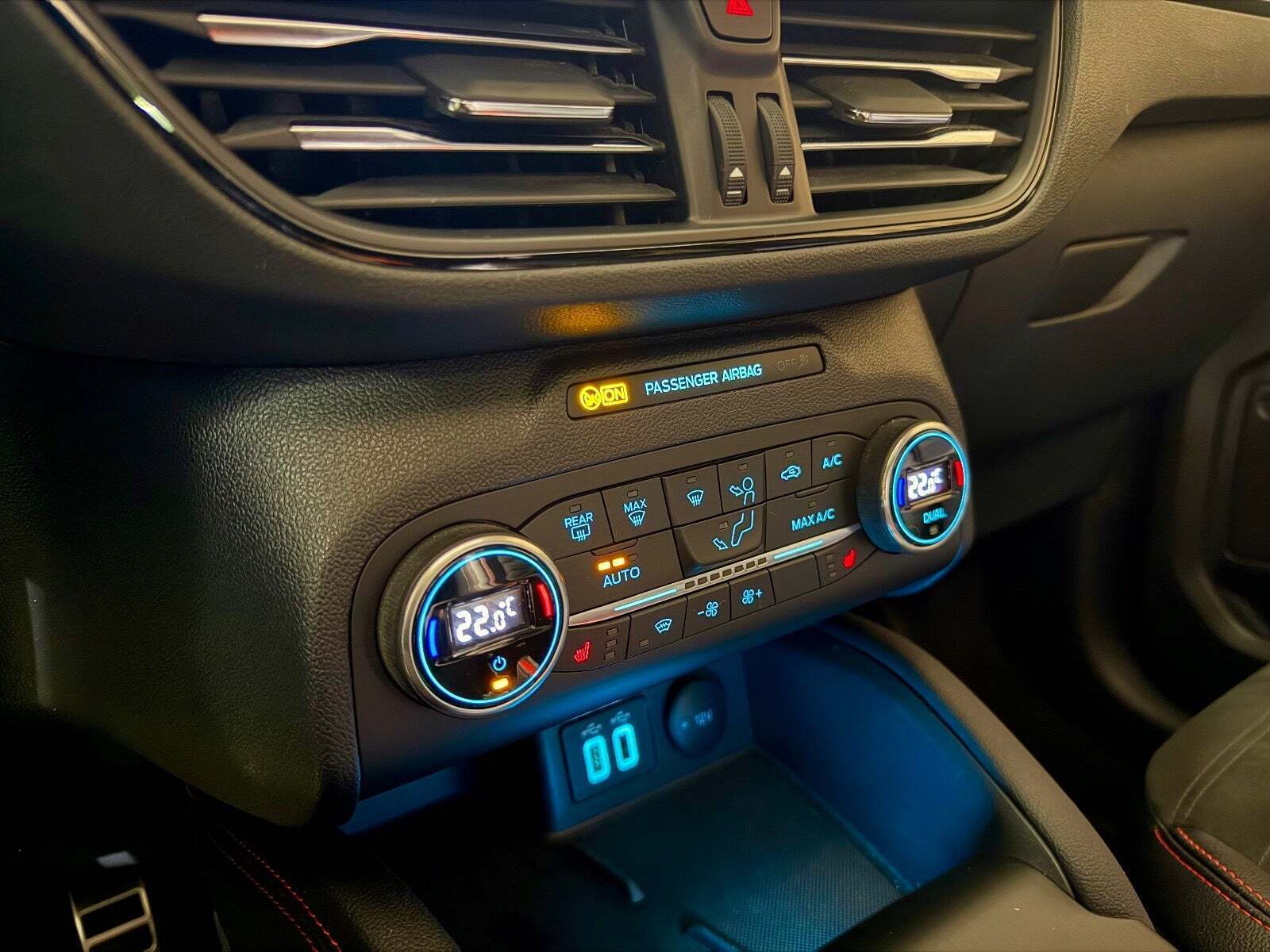 Sort Ford Kuga fra 2021