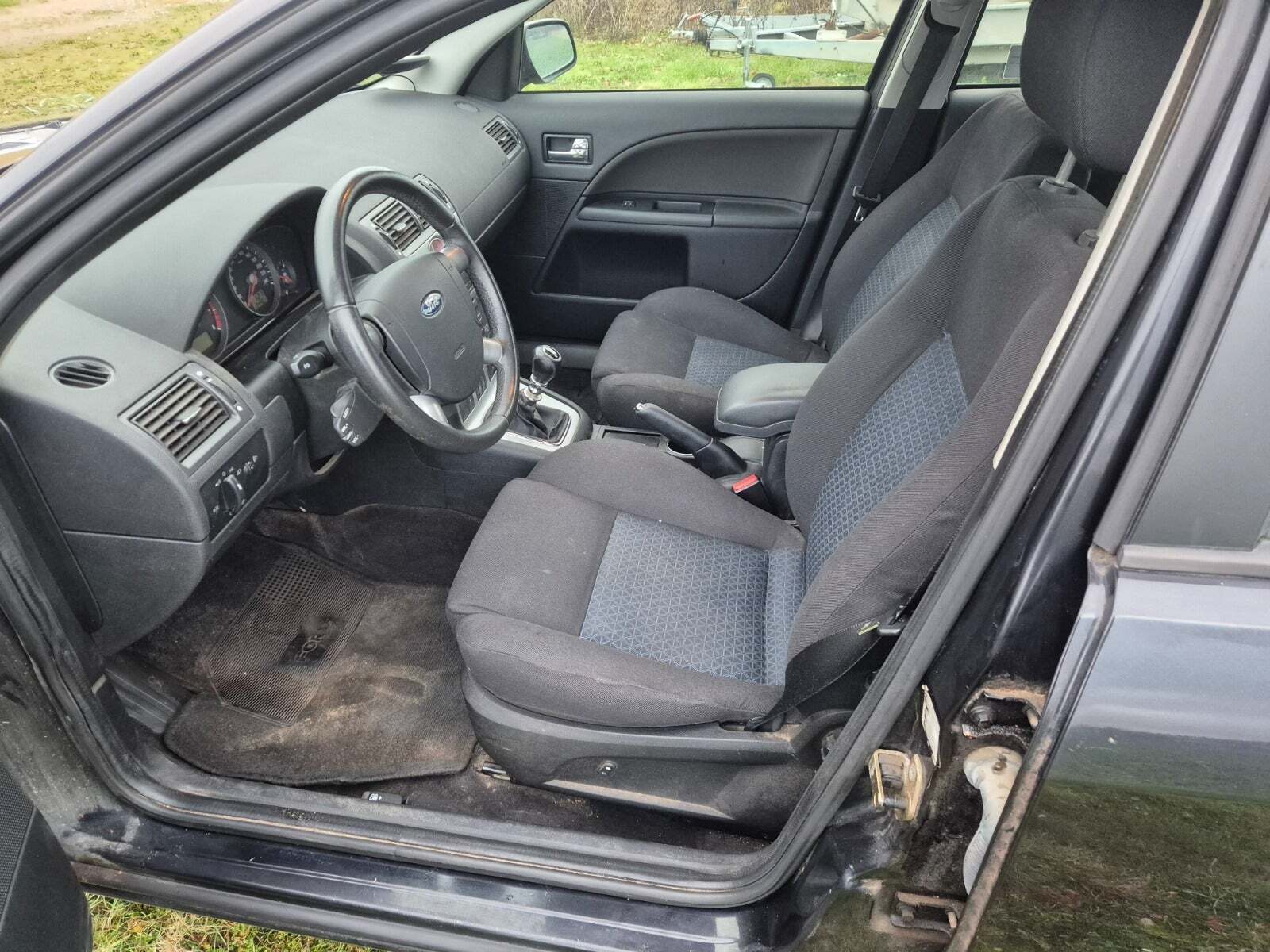 Ford Mondeo 2,5 170 Ebony stc.