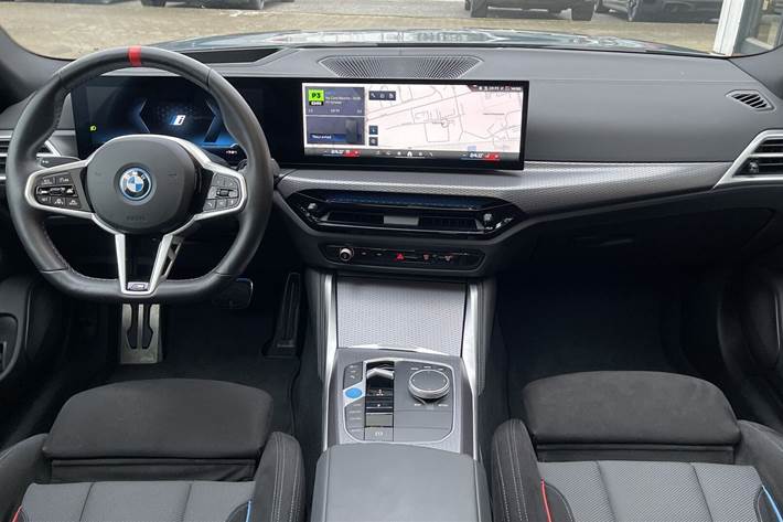 Grøn BMW i4 fra 2024