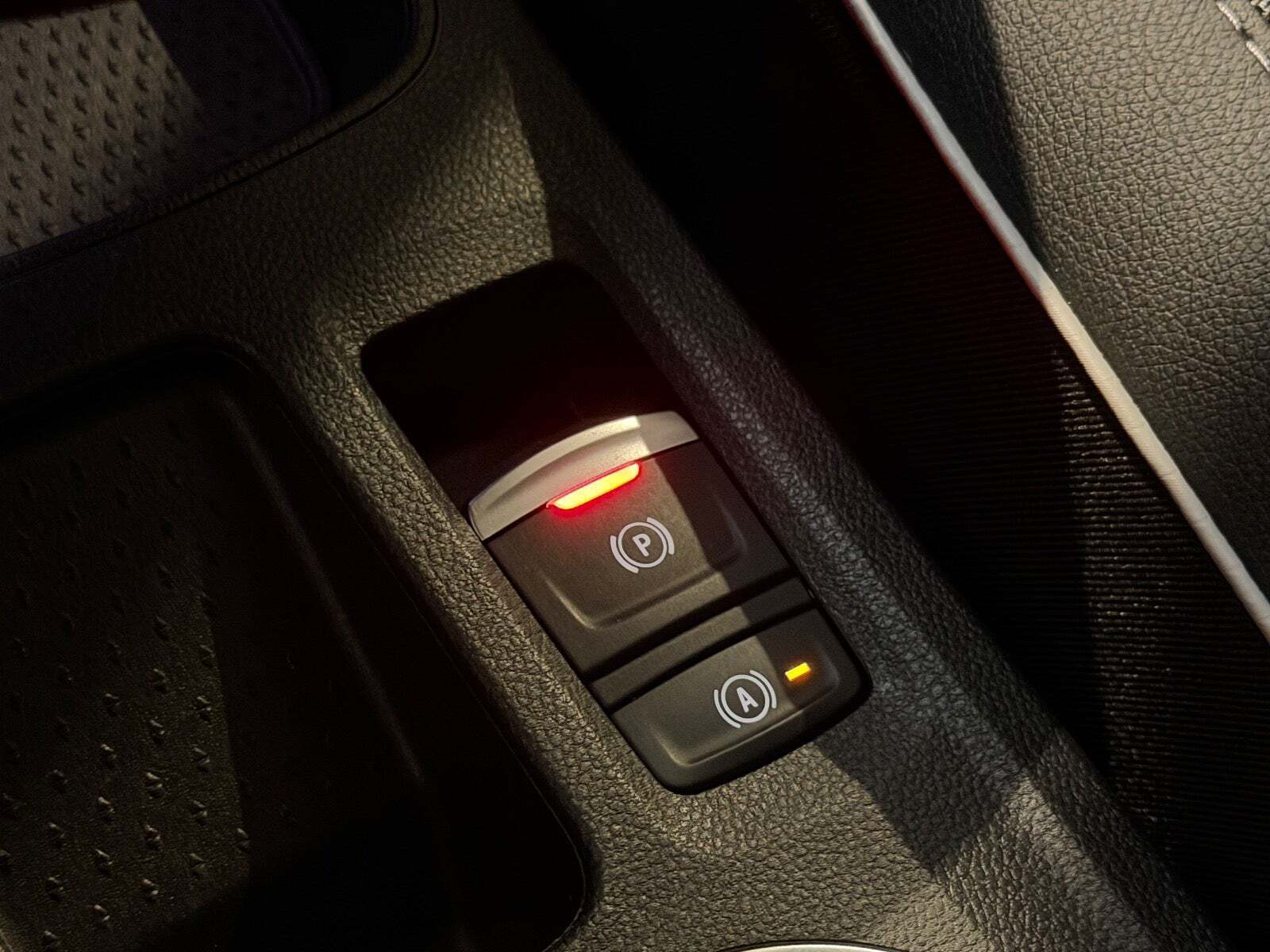 Grå Renault Captur fra 2021