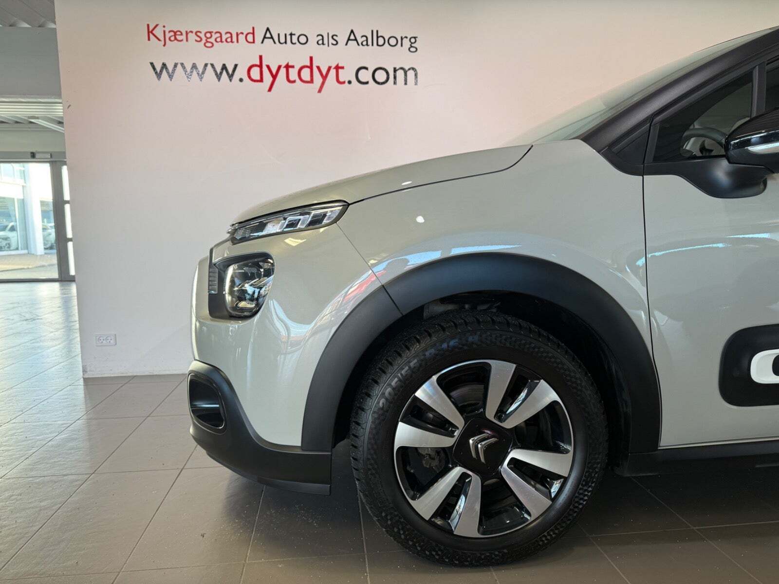 Beige Citroën C3 fra 2024