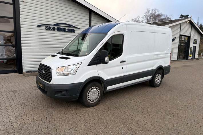 Hvid Ford Transit 350M Van fra 2014 set udefra