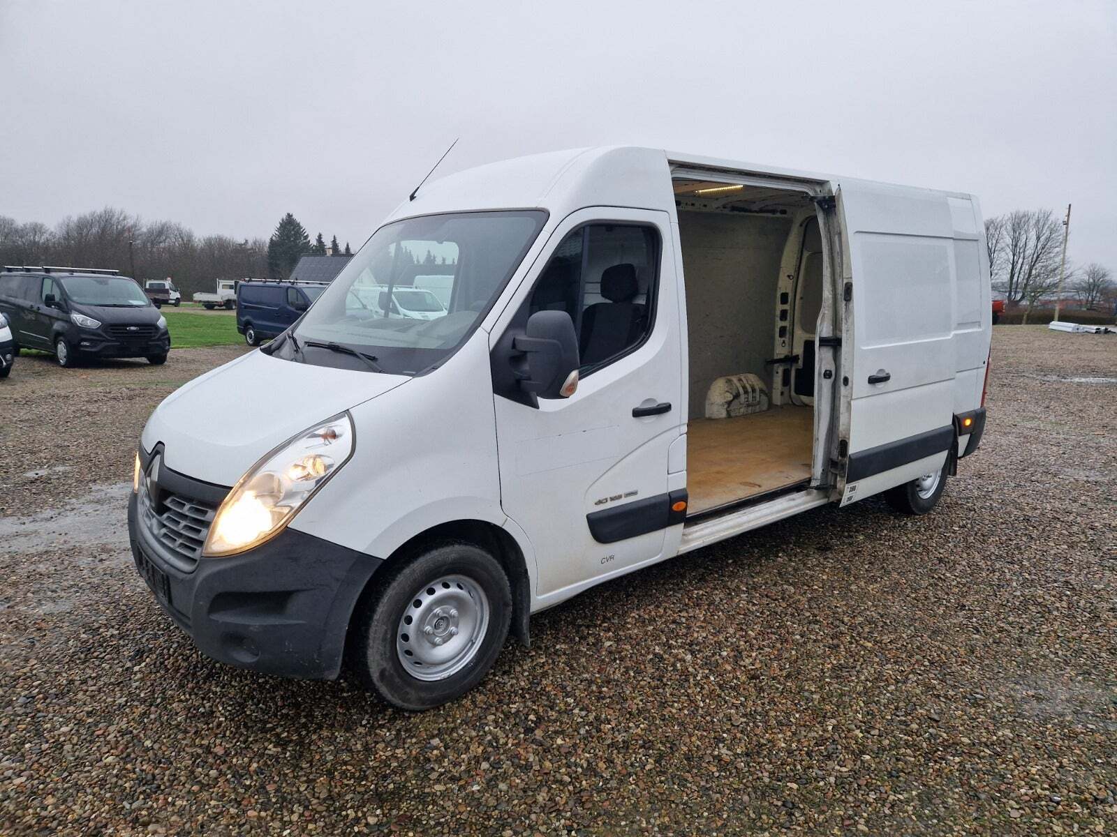 Renault Master III T35 2,3 dCi 165 L3H2 Kassevogn