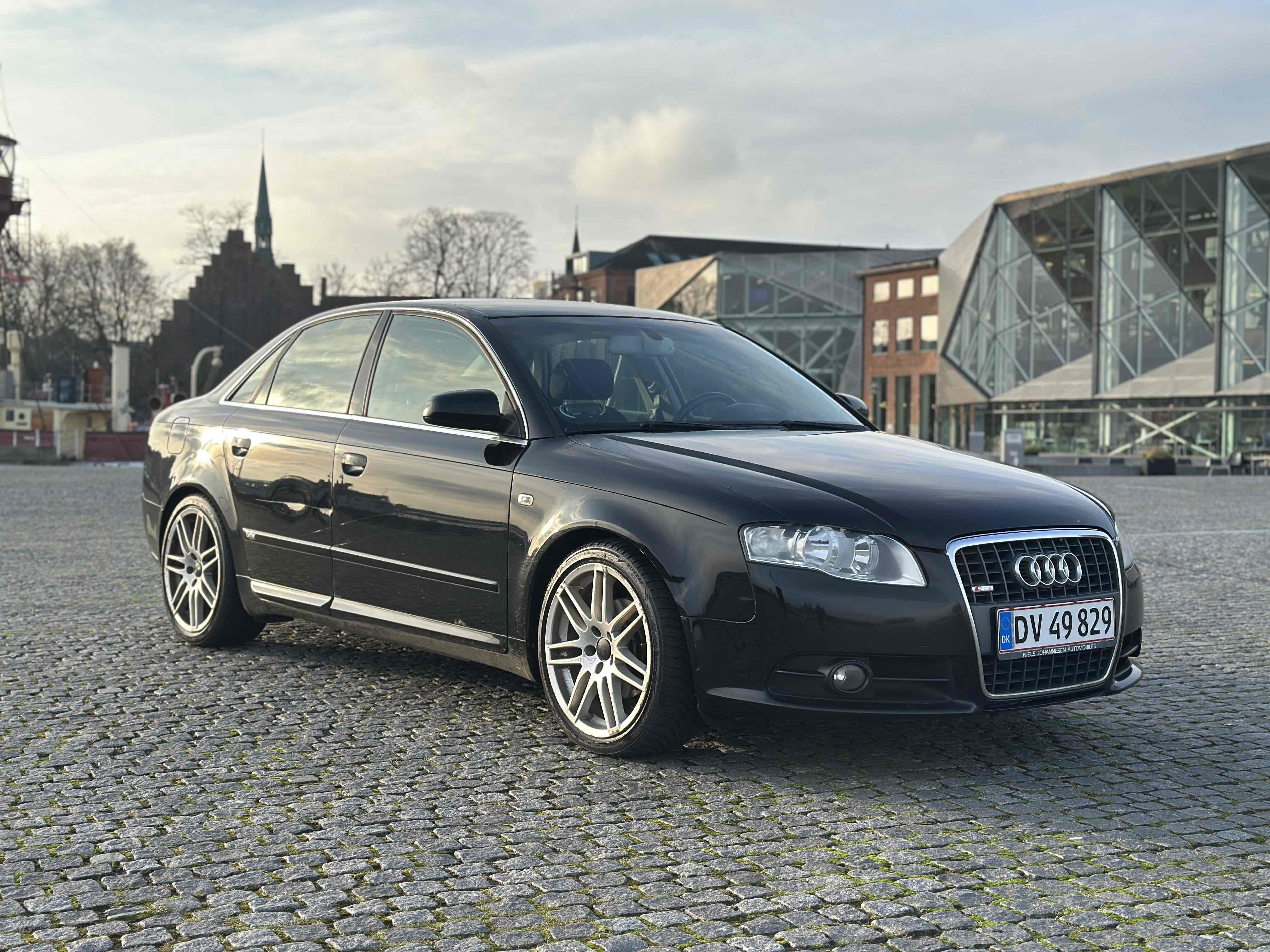 Audi A4 2,0 S-Line Automatgear