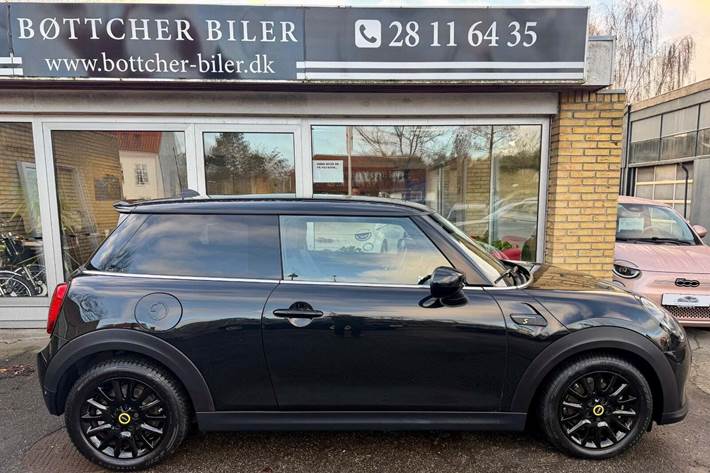 Sort Mini Cooper SE fra 2023