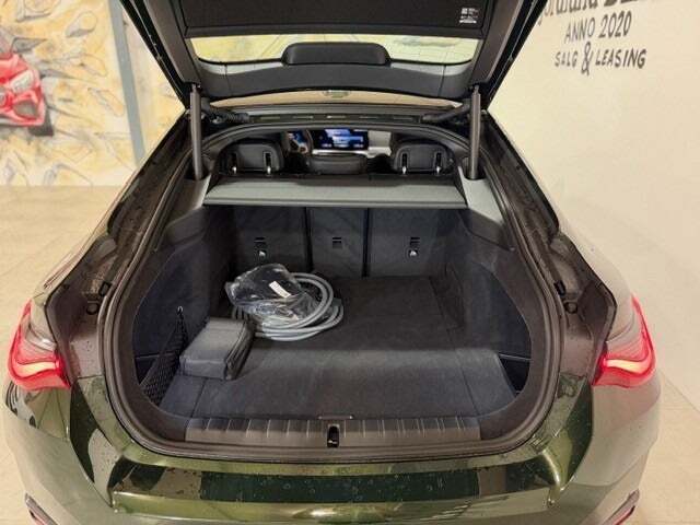 Grøn BMW i4 fra 2024