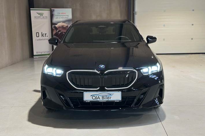 Sort BMW i5 fra 2024
