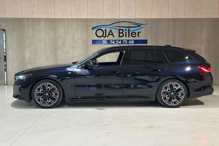 Sort BMW i5 fra 2024