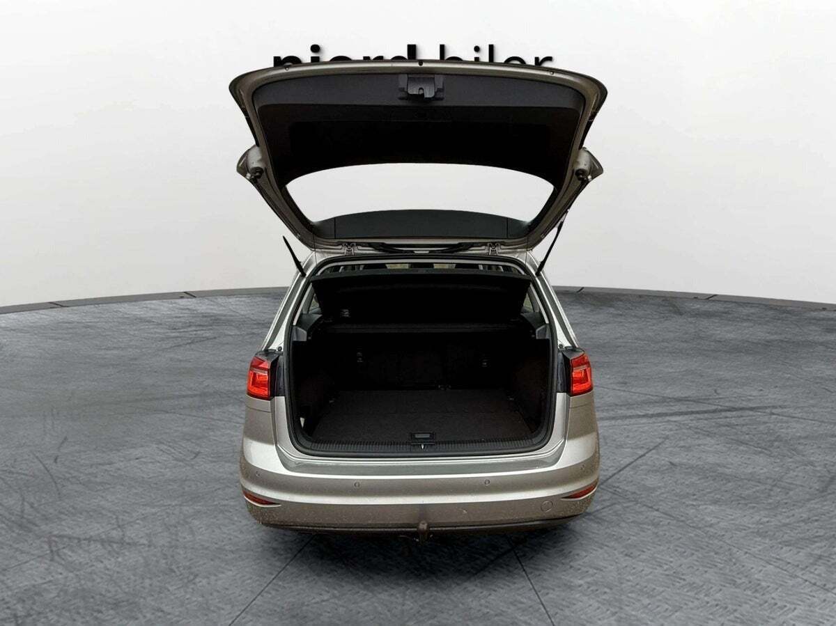 undefined VW Golf Sportsvan fra 2016