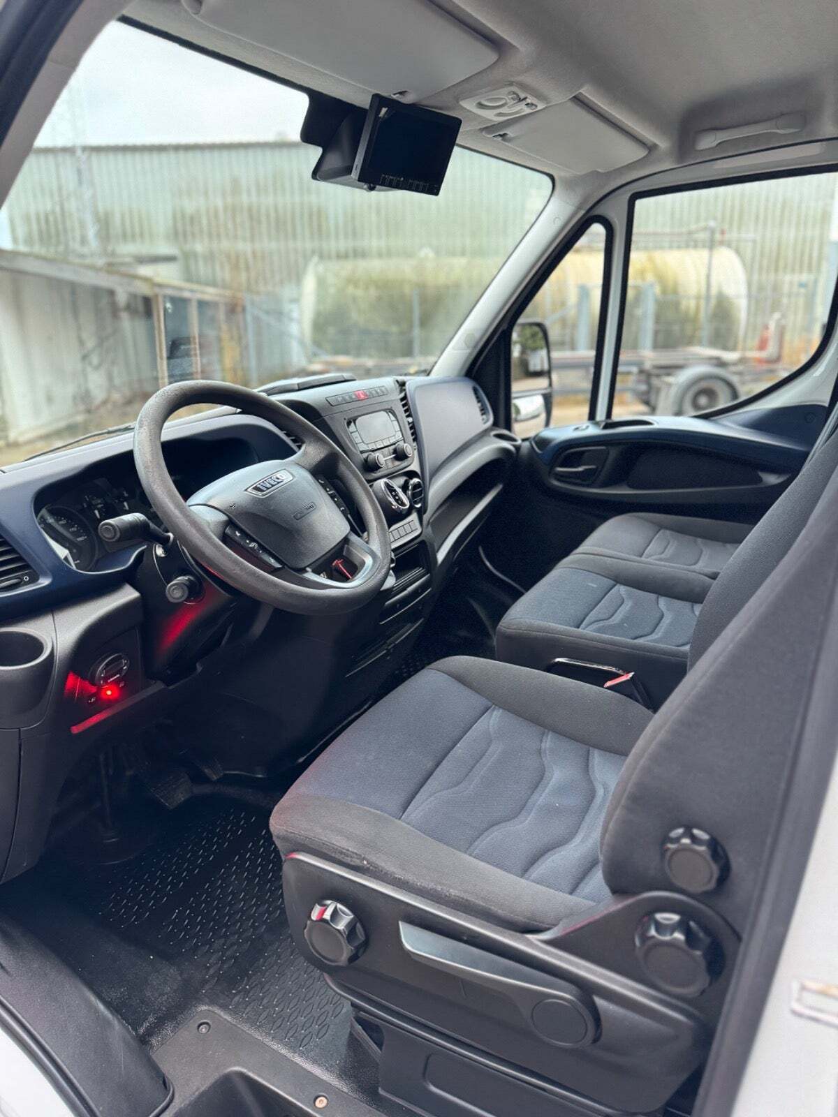 Iveco Daily 2,3 35C16 Alukasse m/lift