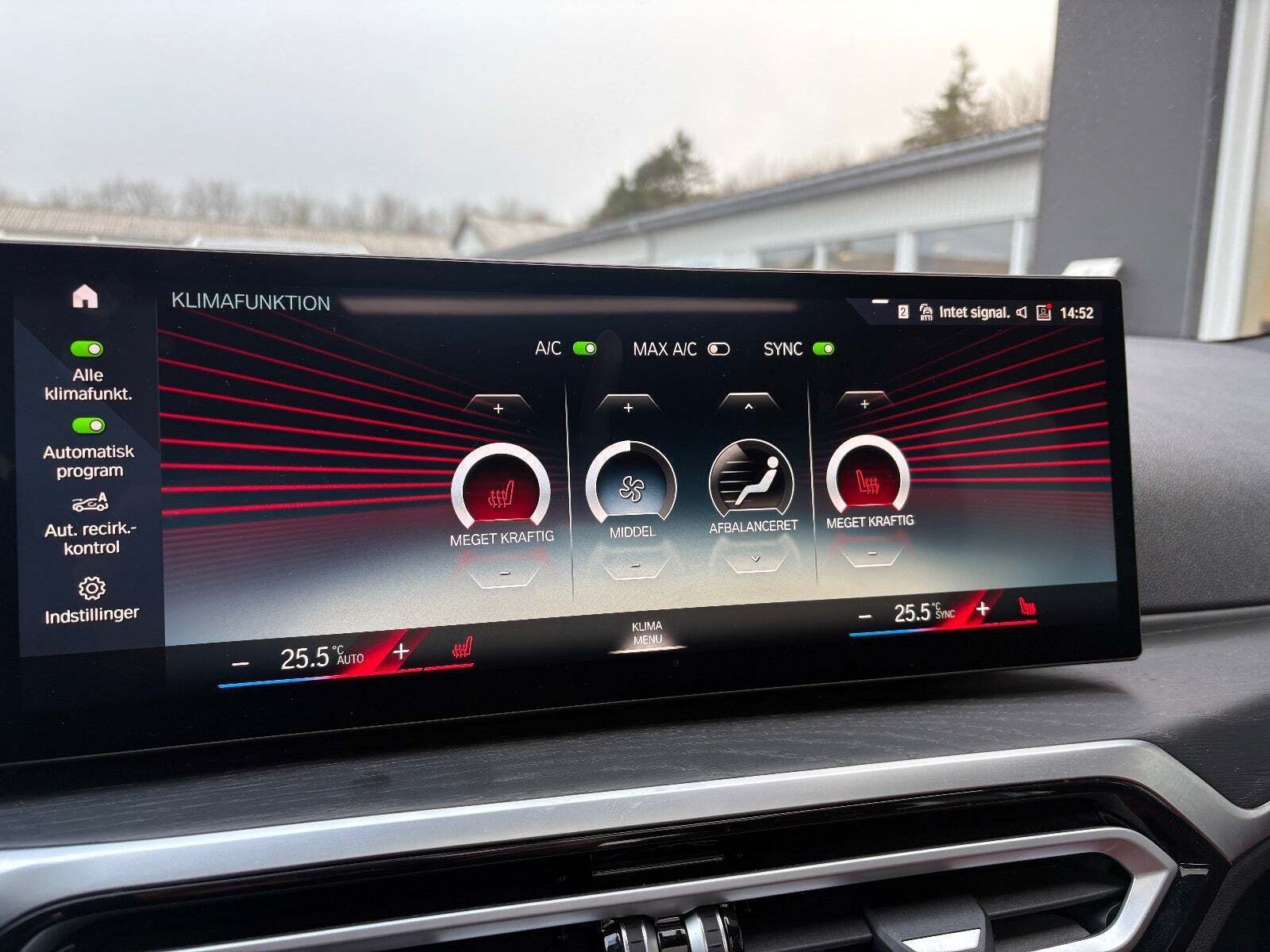 Hvid BMW i4 fra 2023