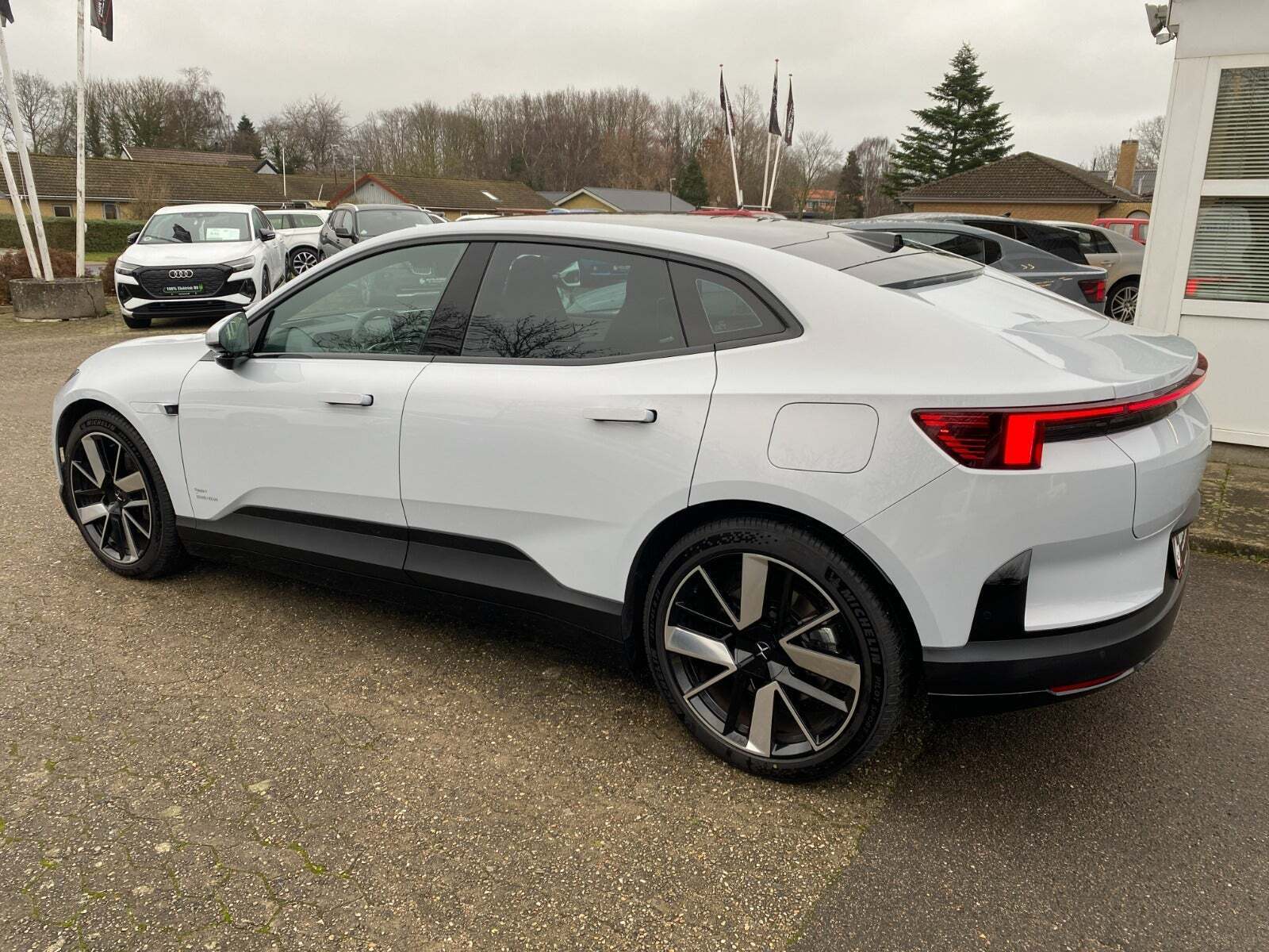Polestar 4 Long Range AWD