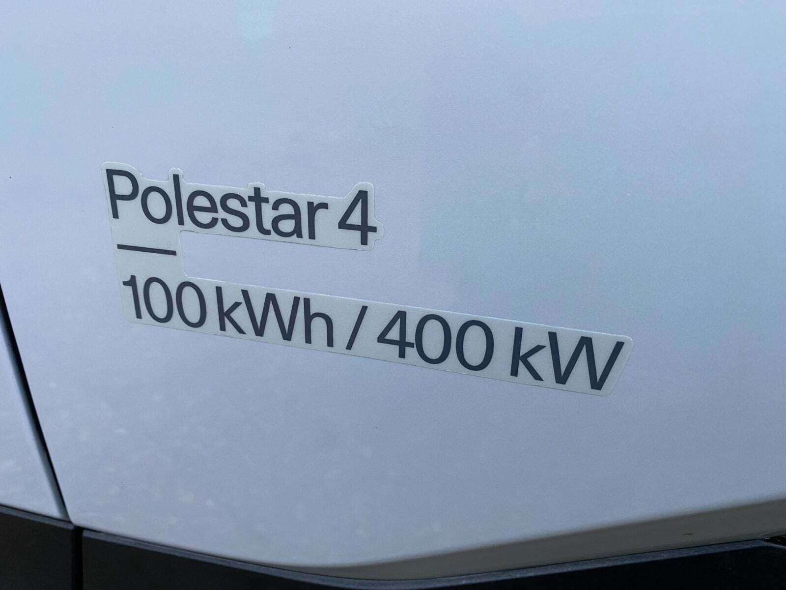 Hvid Polestar 4 fra 2025