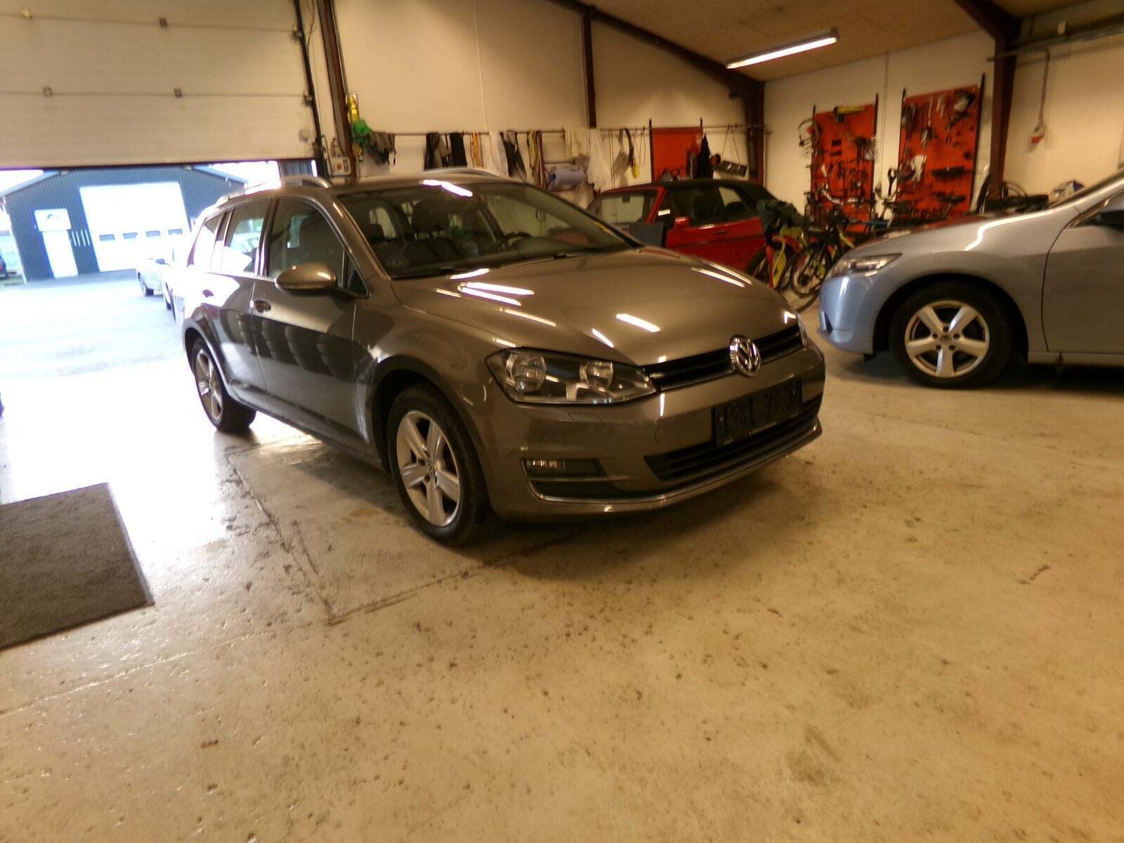 VW Golf VII 1,6 TDi 110 Highline Variant DSG BMT
