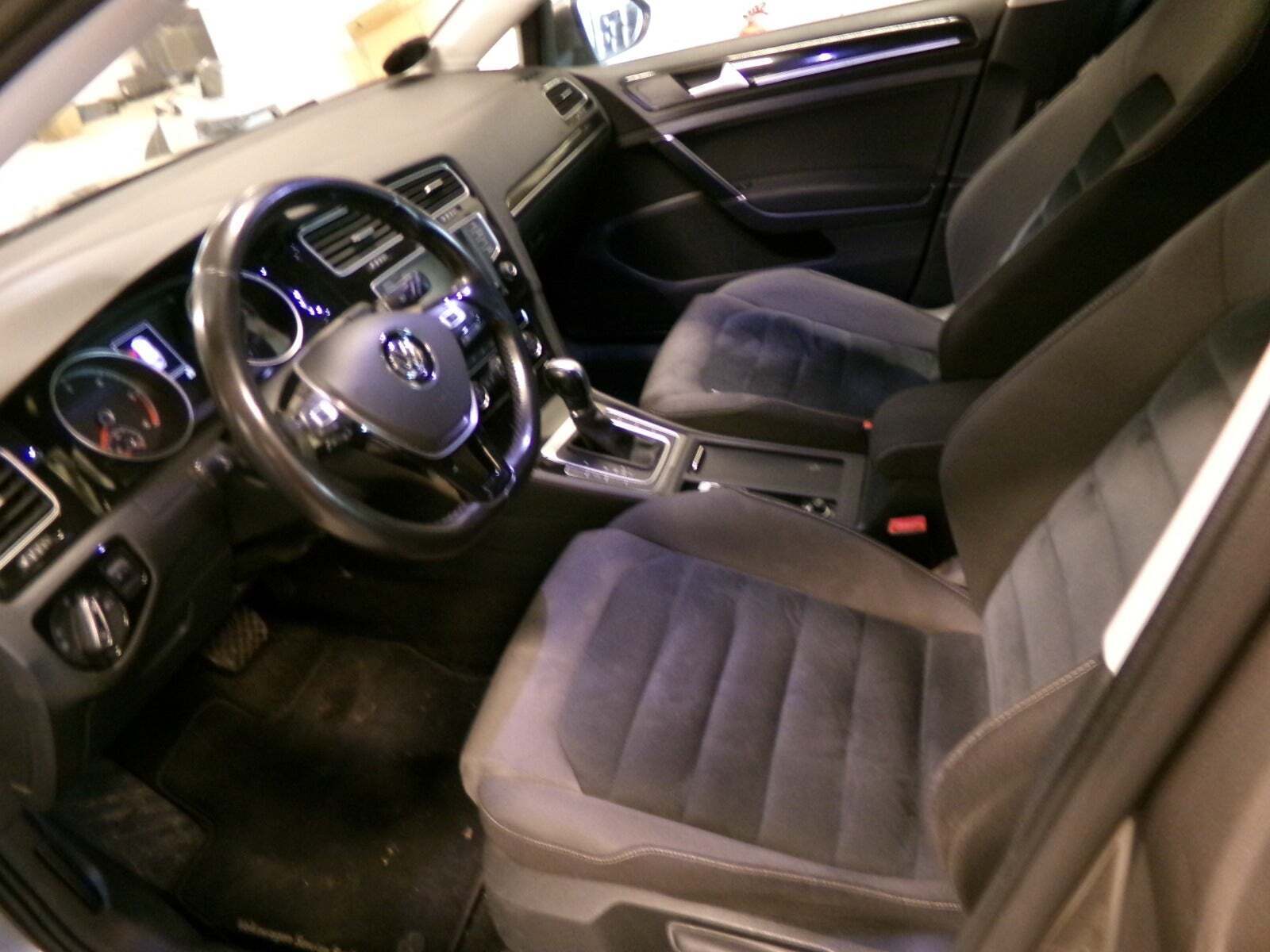 VW Golf VII 1,6 TDi 110 Highline Variant DSG BMT