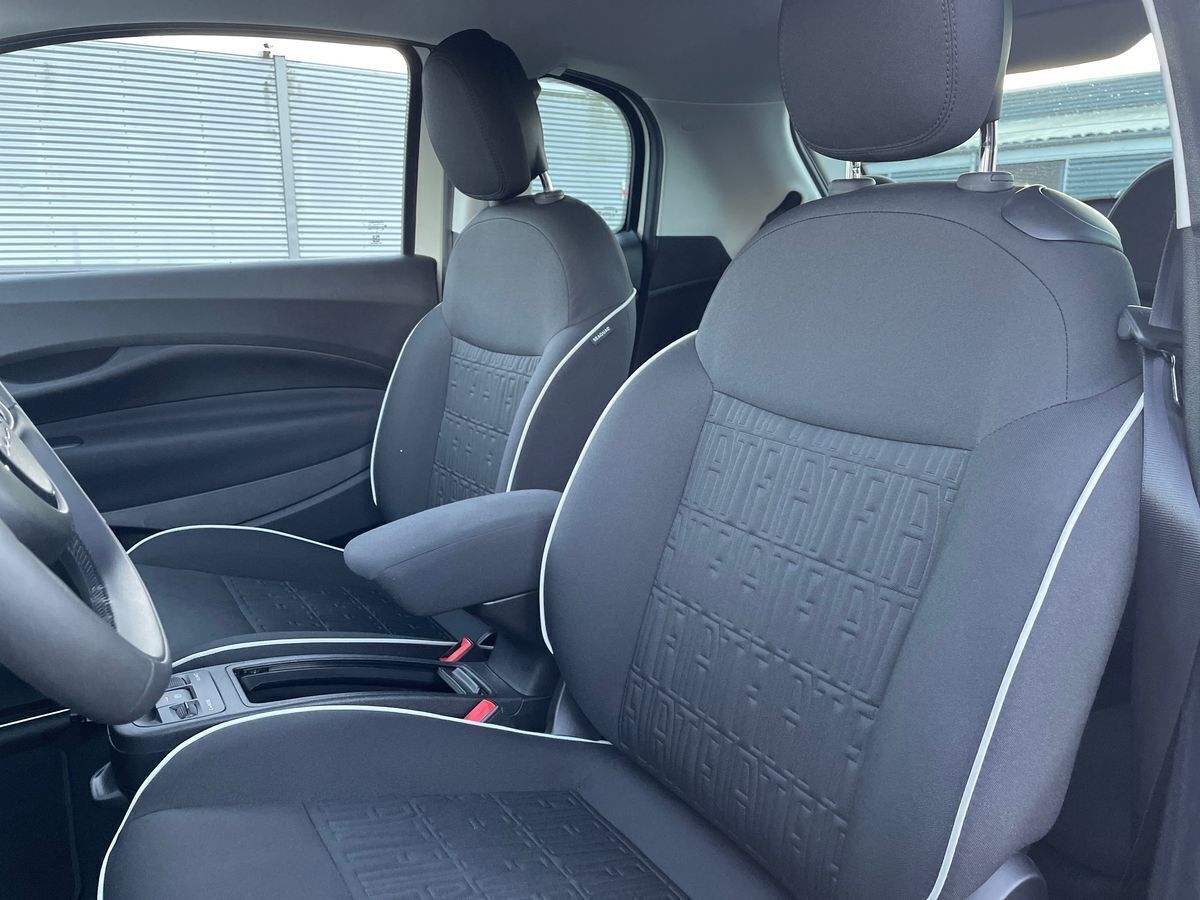 Hvid Fiat 500e fra 2024