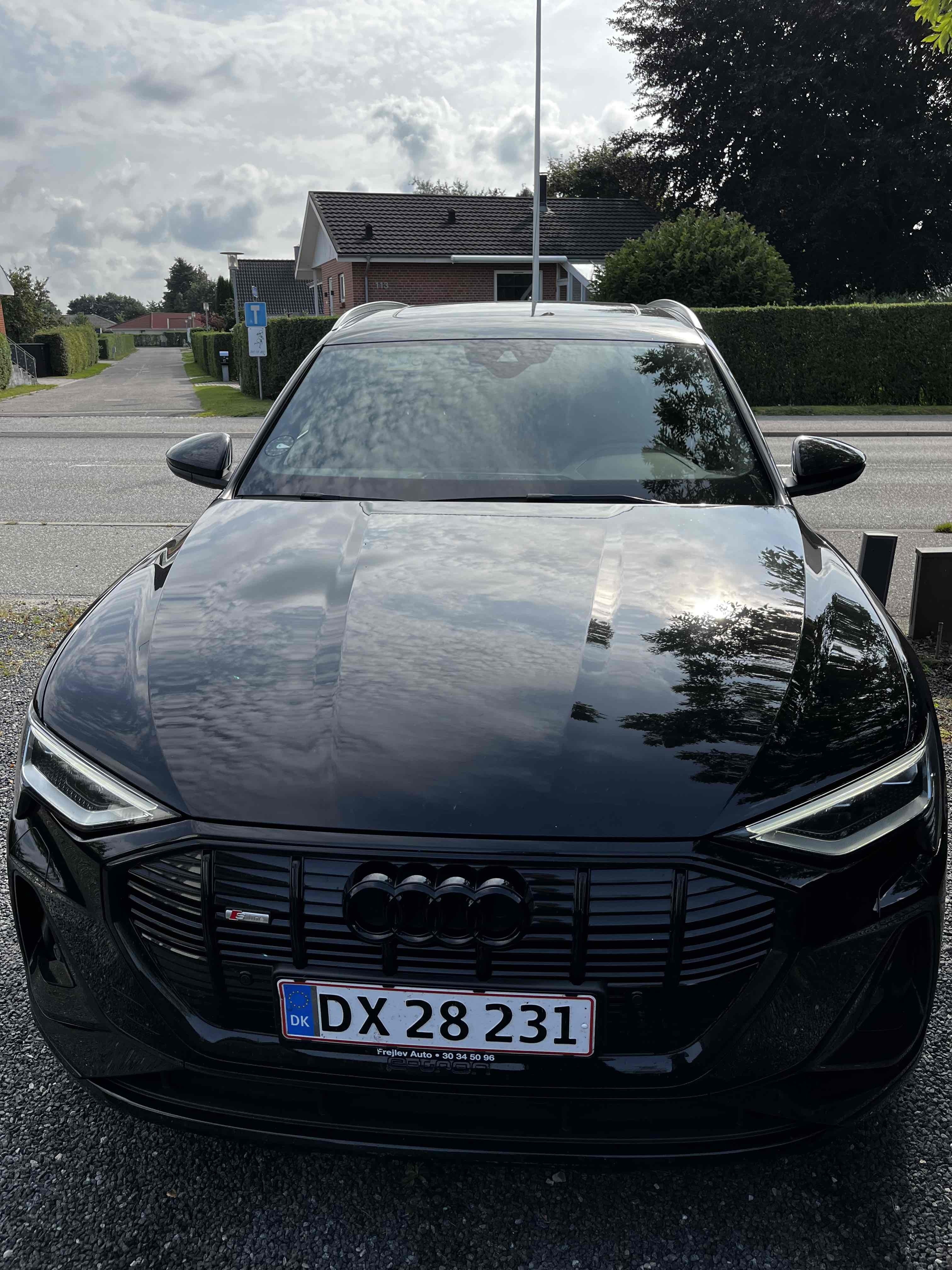 Sort Audi e-tron fra 2021