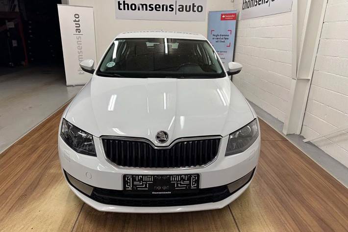 Hvid Skoda Octavia fra 2017