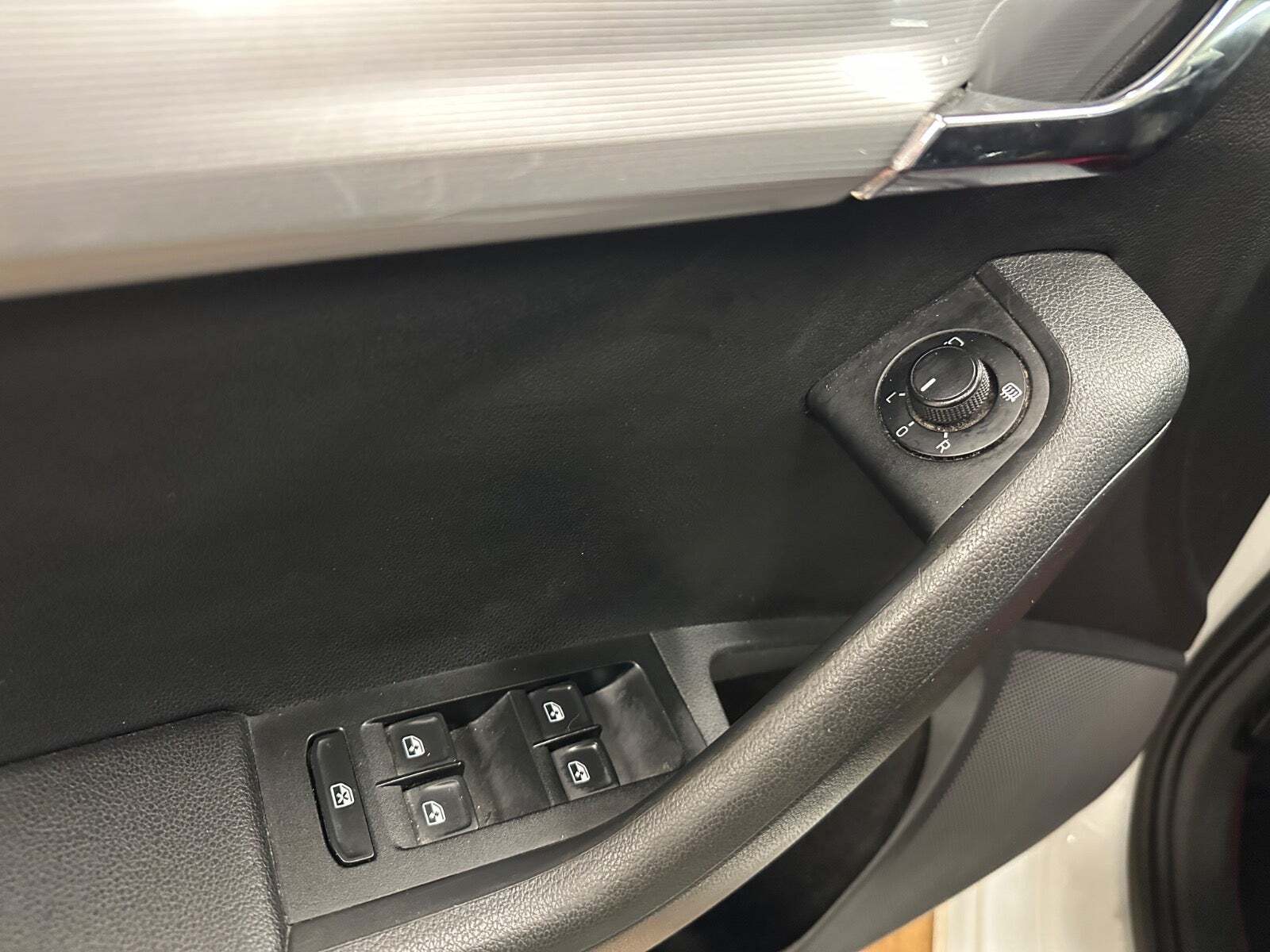 Hvid Skoda Octavia fra 2017