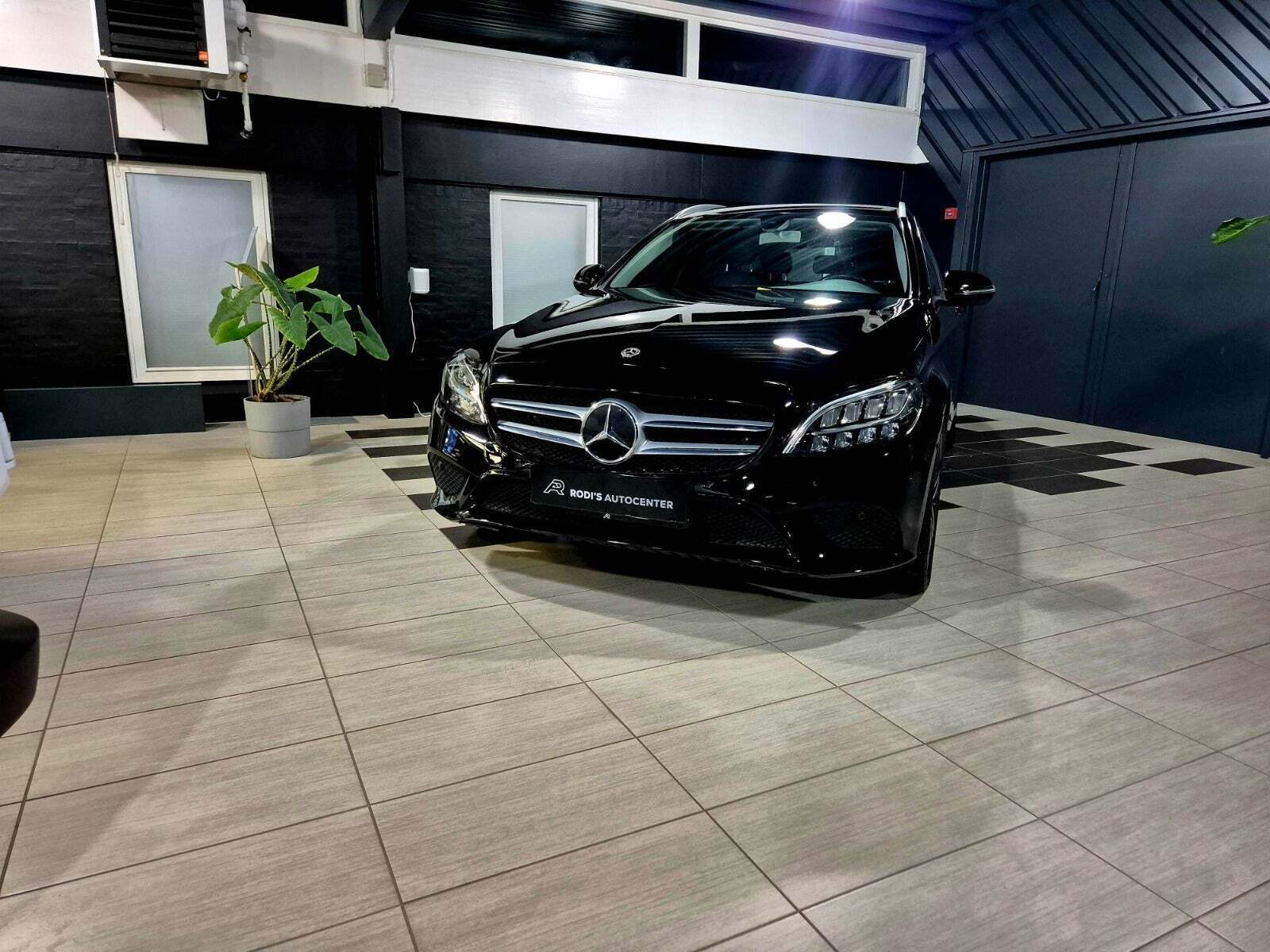 Mercedes C300 e 2,0 Avantgarde stc. aut.