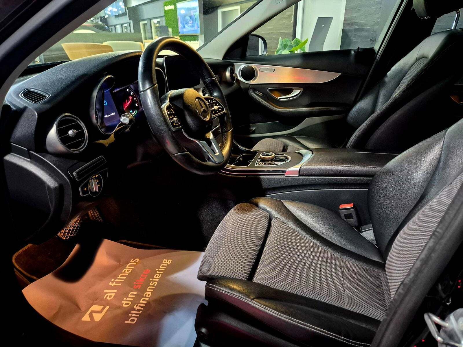 Mercedes C300 e 2,0 Avantgarde stc. aut.