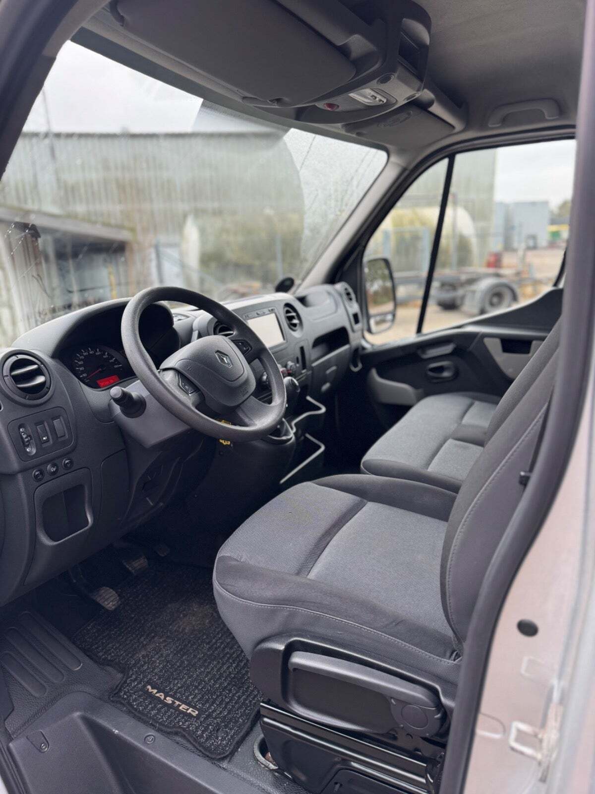 Renault Master III T35 2,3 dCi 145 L3 Box m/lift