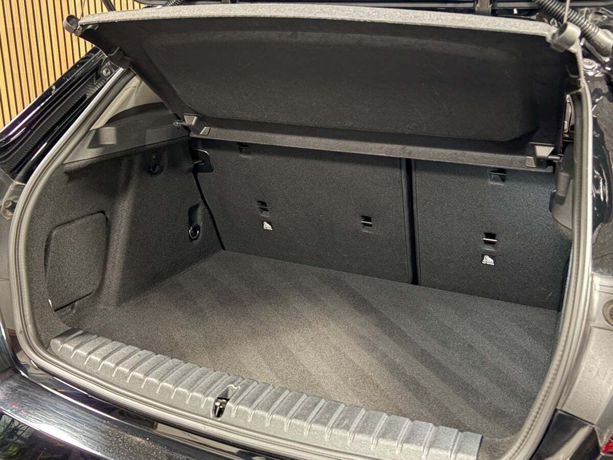 Sort BMW 118i fra 2020