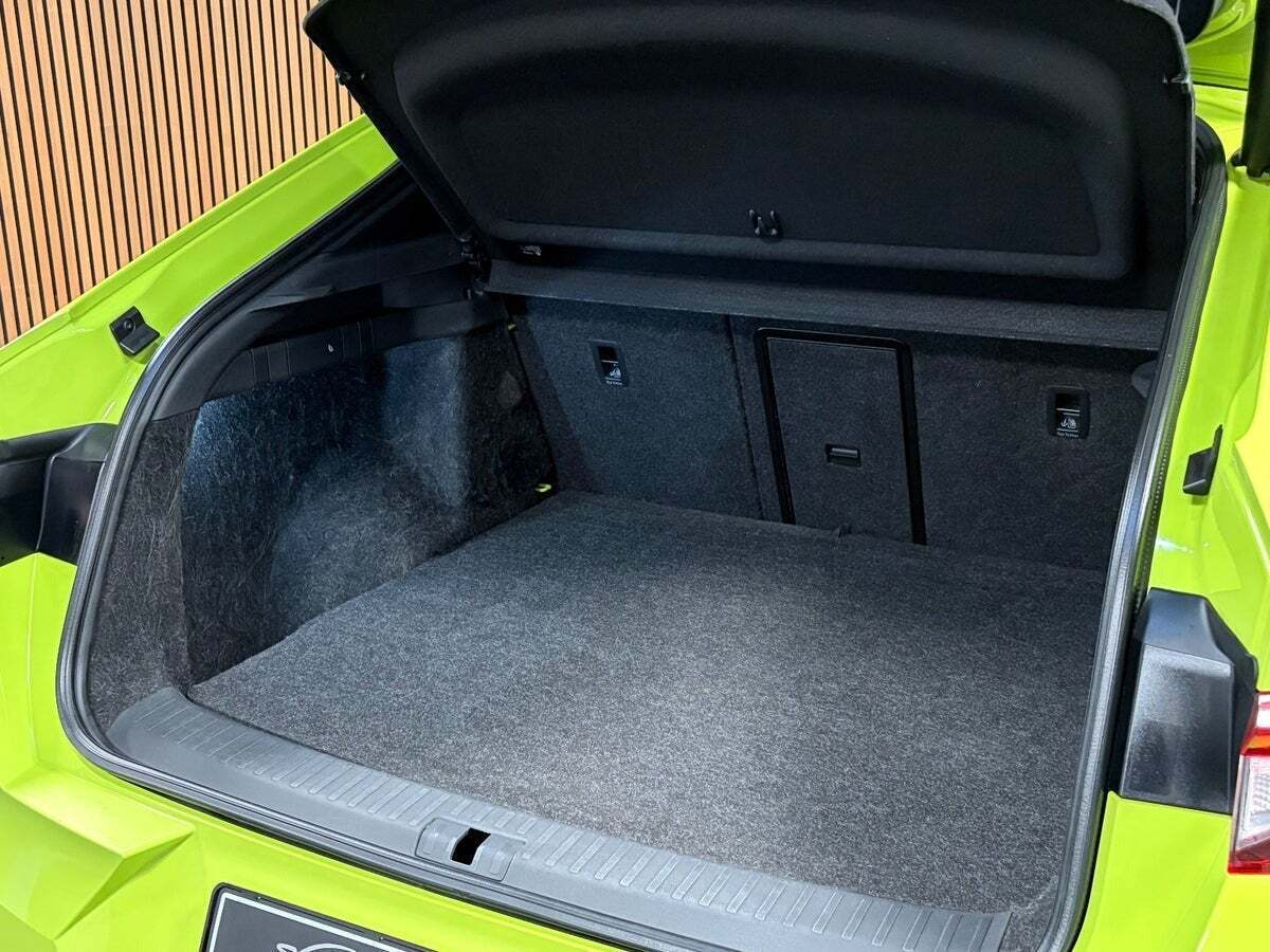 Grøn Skoda Enyaq fra 2023