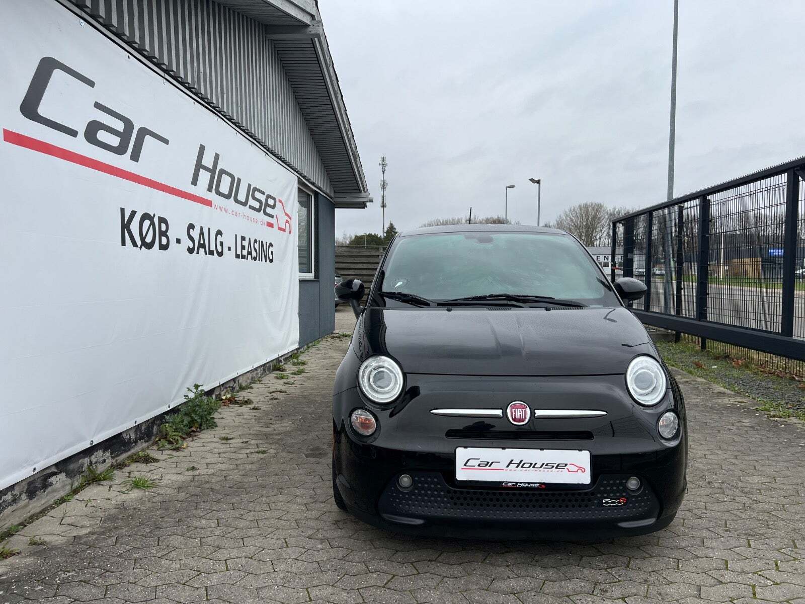 Fiat 500e 24 Action