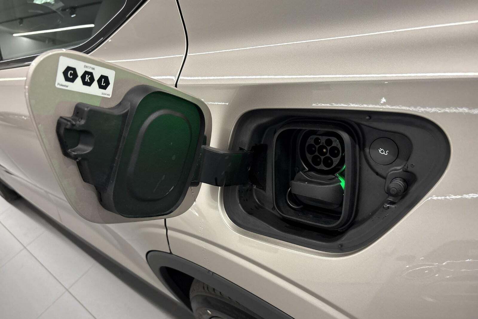 Orange Polestar 2 fra 2022