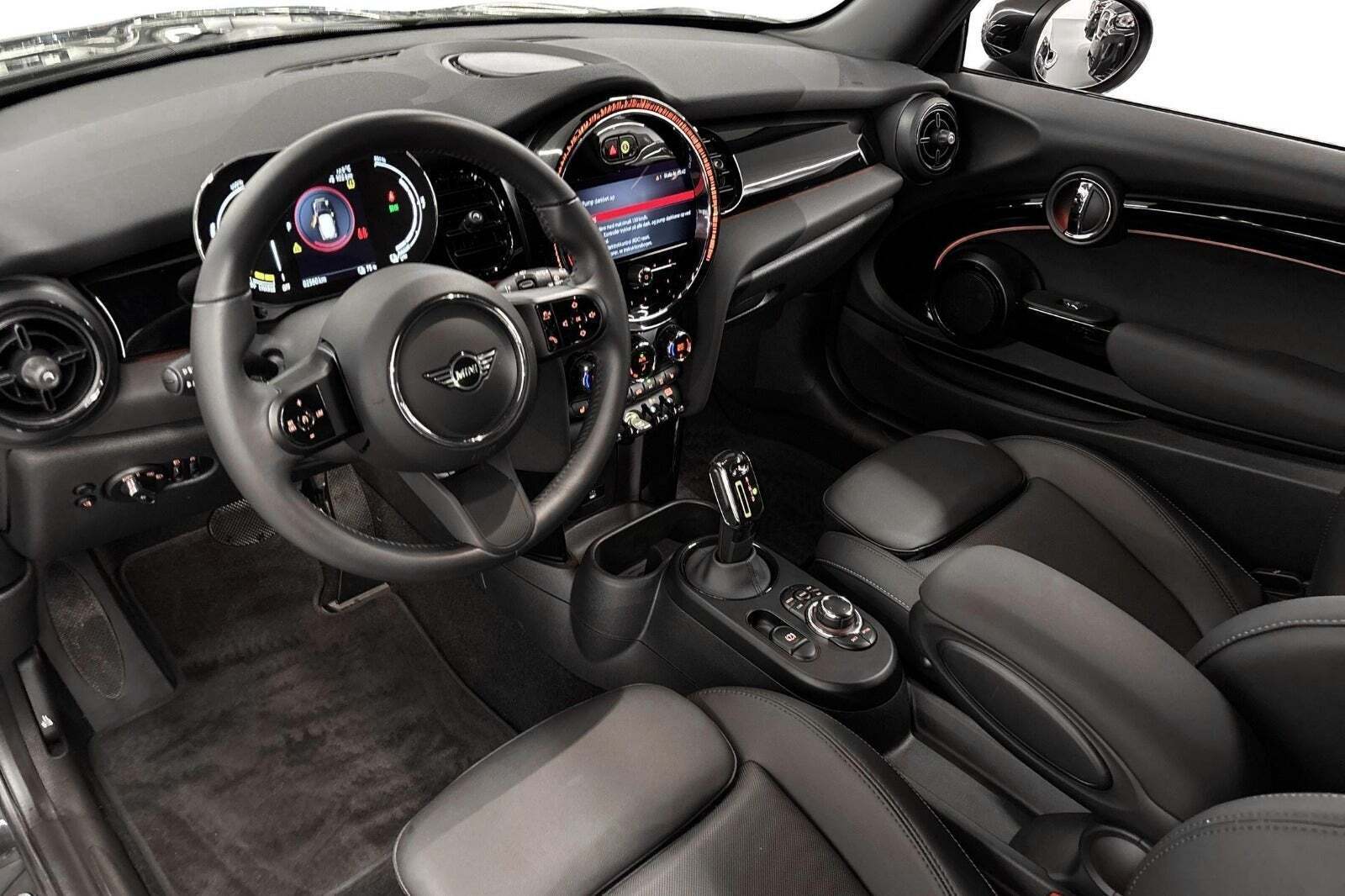 Mini Cooper SE Classic Trim