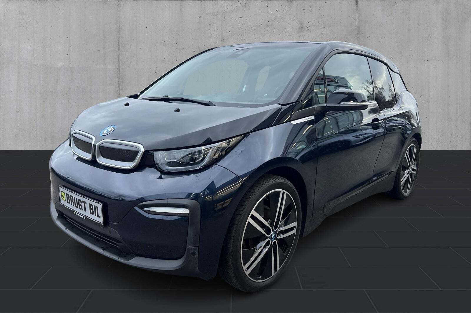 Blå BMW i3 fra 2021