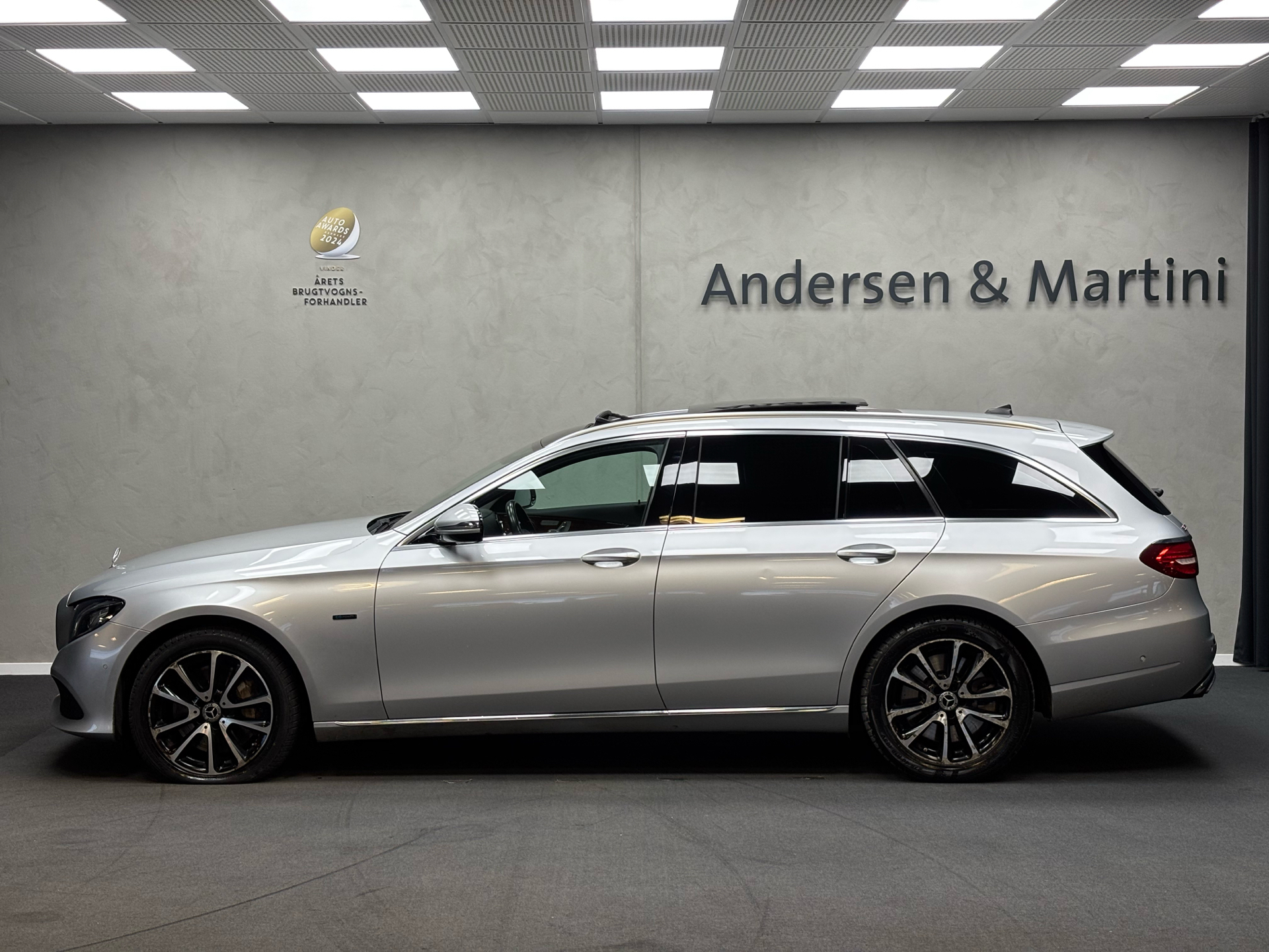 Mercedes E300 de 2,0 T Plugin-hybrid Avantgarde 9G-Tronic 306HK Stc Aut.