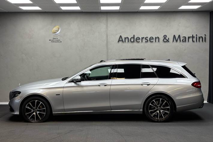 Sølv Mercedes E300 de fra 2019