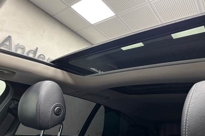 Sølv Mercedes E300 de fra 2019